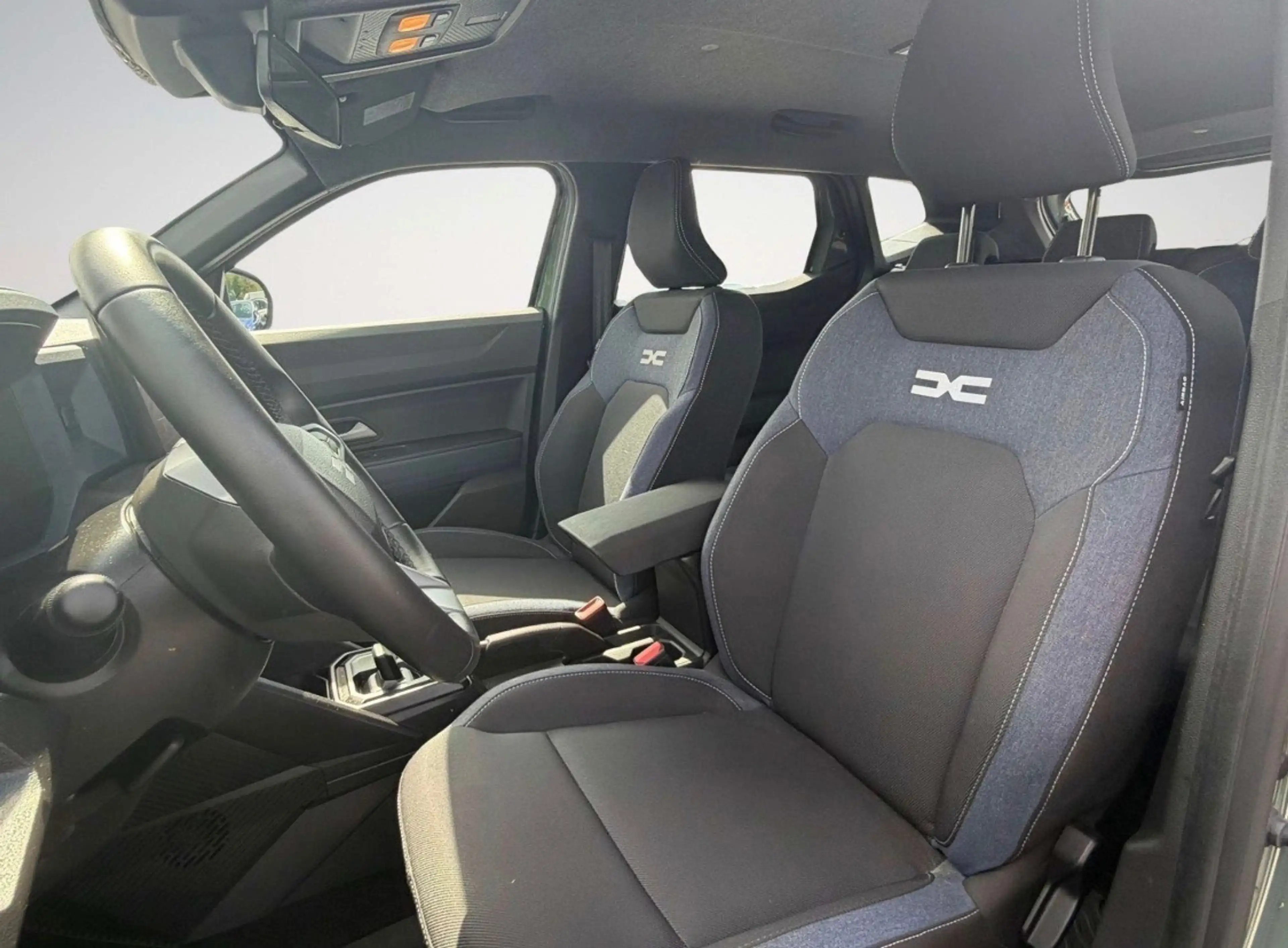 Dacia Duster Duster 1.6 E-TECH Mild hybrid / Navi / Cam / ETAT NEUF ! — photo 12