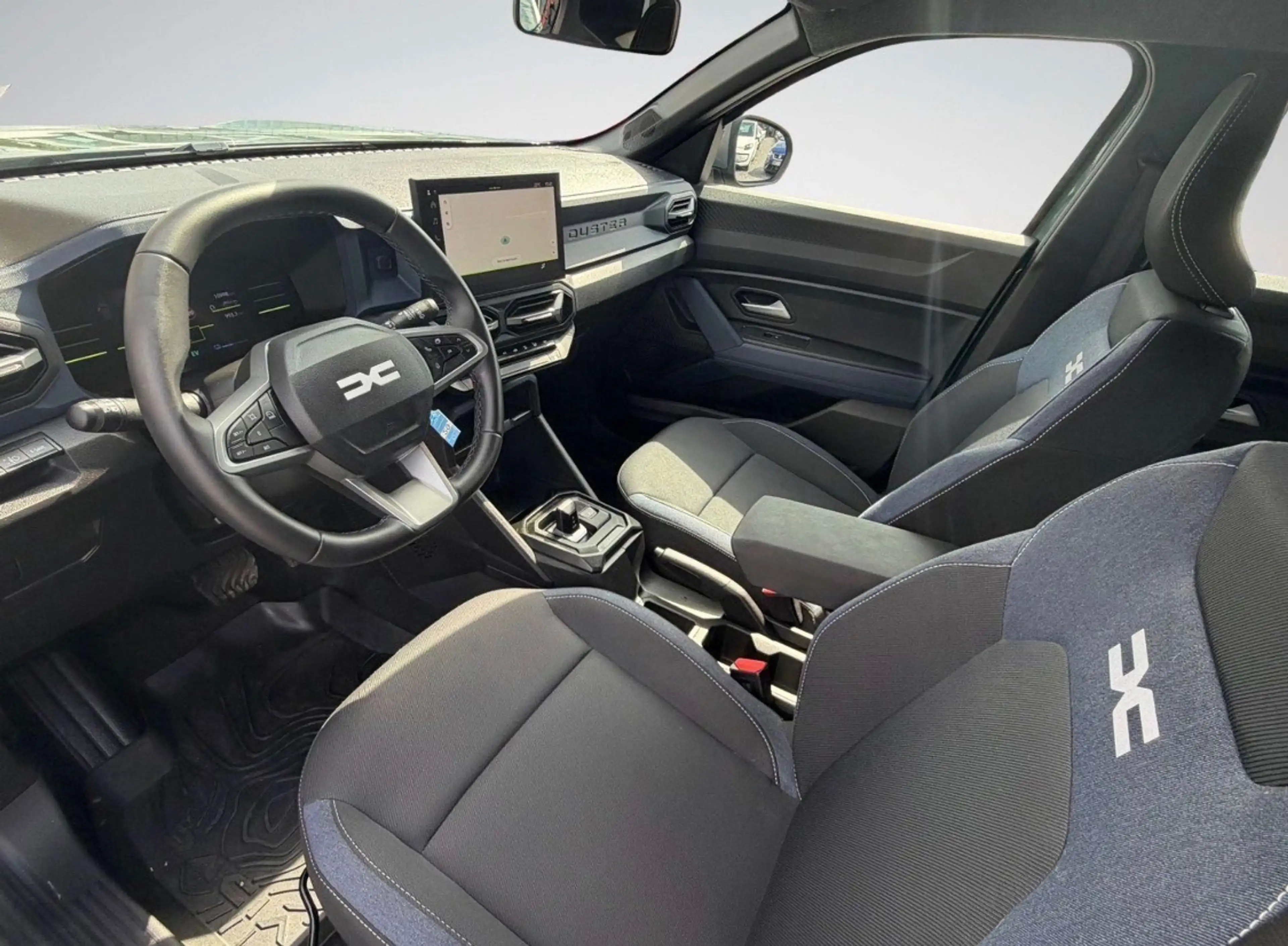 Dacia Duster Duster 1.6 E-TECH Mild hybrid / Navi / Cam / ETAT NEUF ! — photo 11