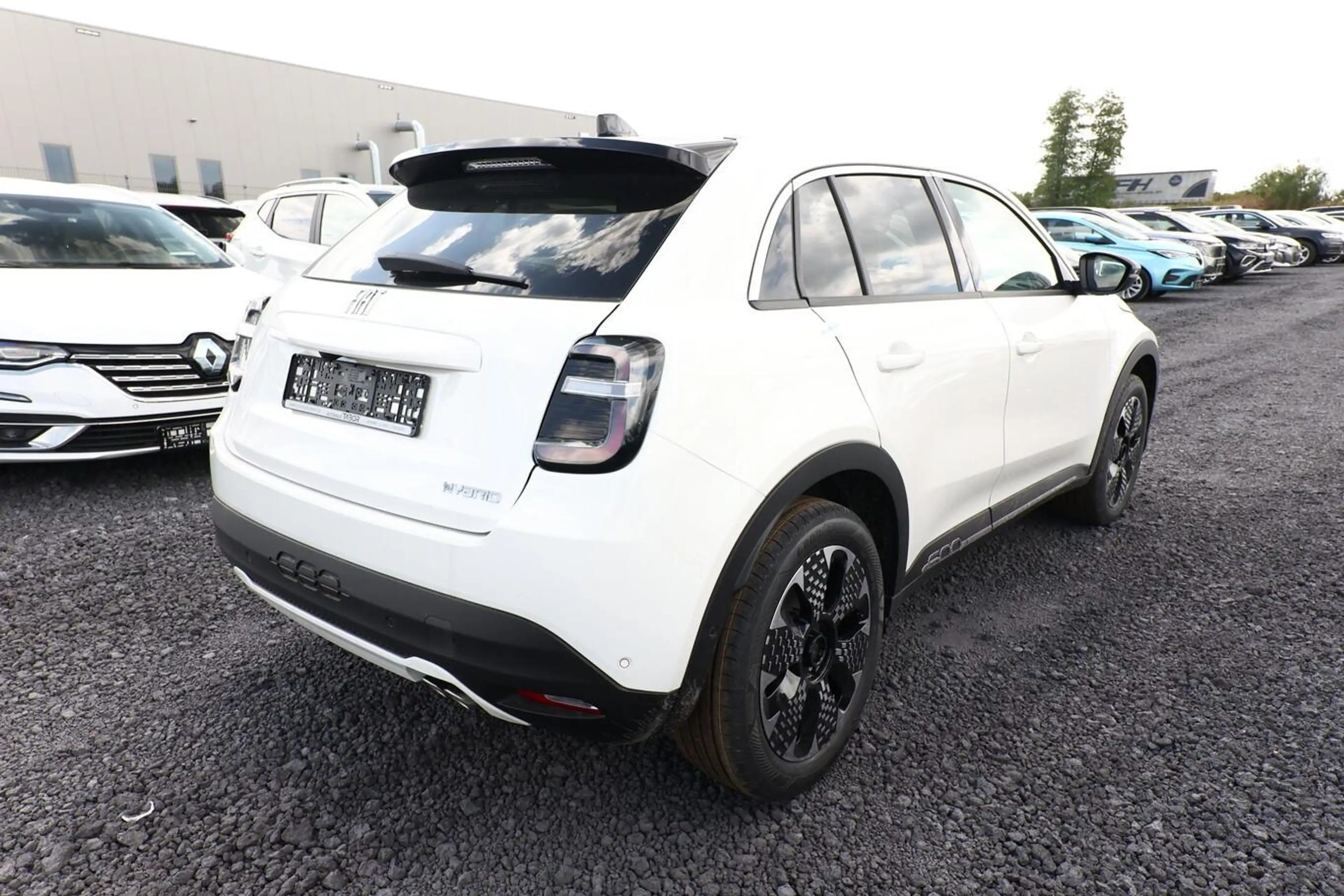 Fiat 600 Hybrid La Prima SHZ eHK ACC Nav Kam 360°PDC 74 ... — photo 3