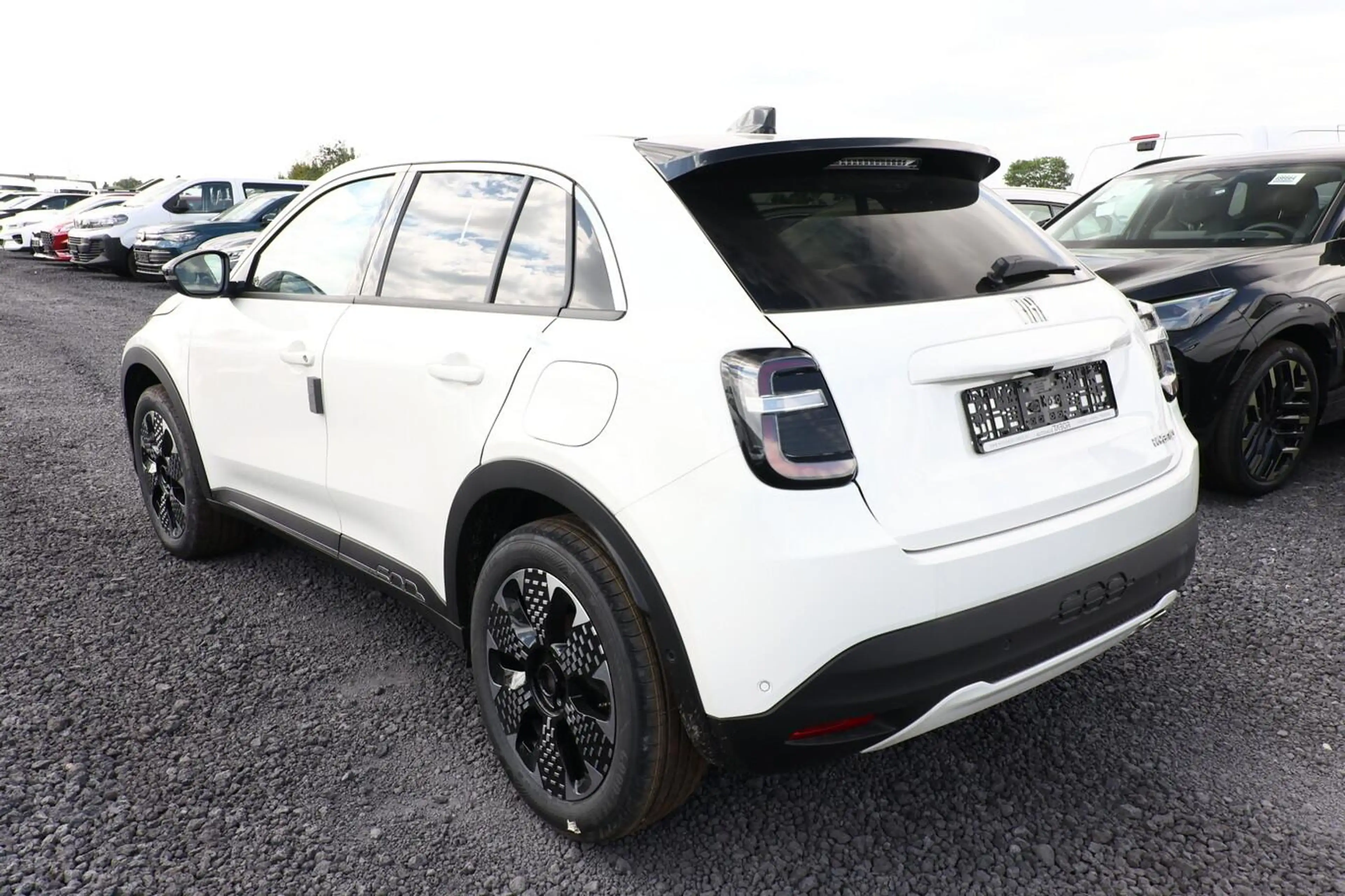 Fiat 600 Hybrid La Prima SHZ eHK ACC Nav Kam 360°PDC 74 ... — photo 4