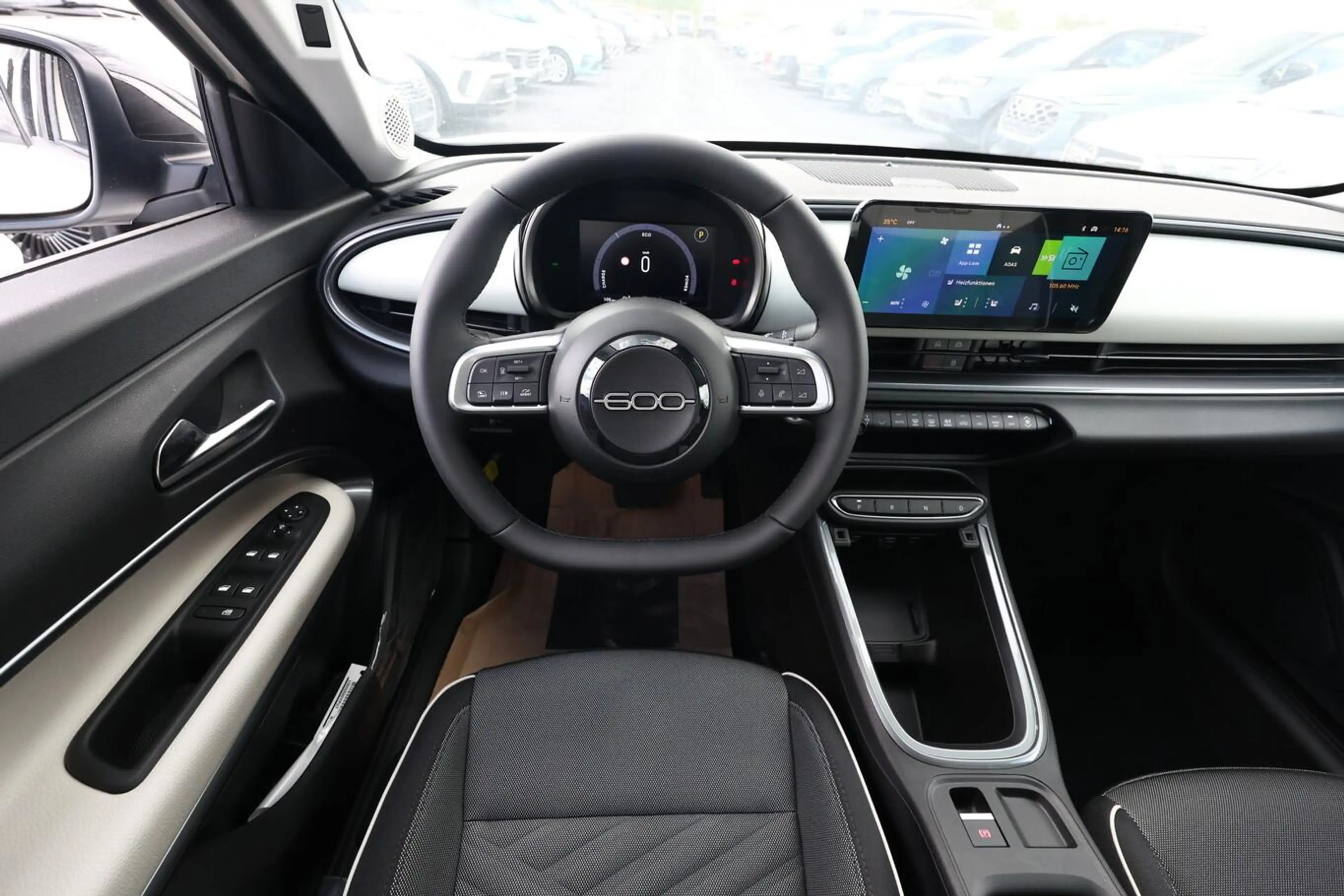 Fiat 600 Hybrid La Prima SHZ eHK ACC Nav Kam 360°PDC 74 ... — photo 7
