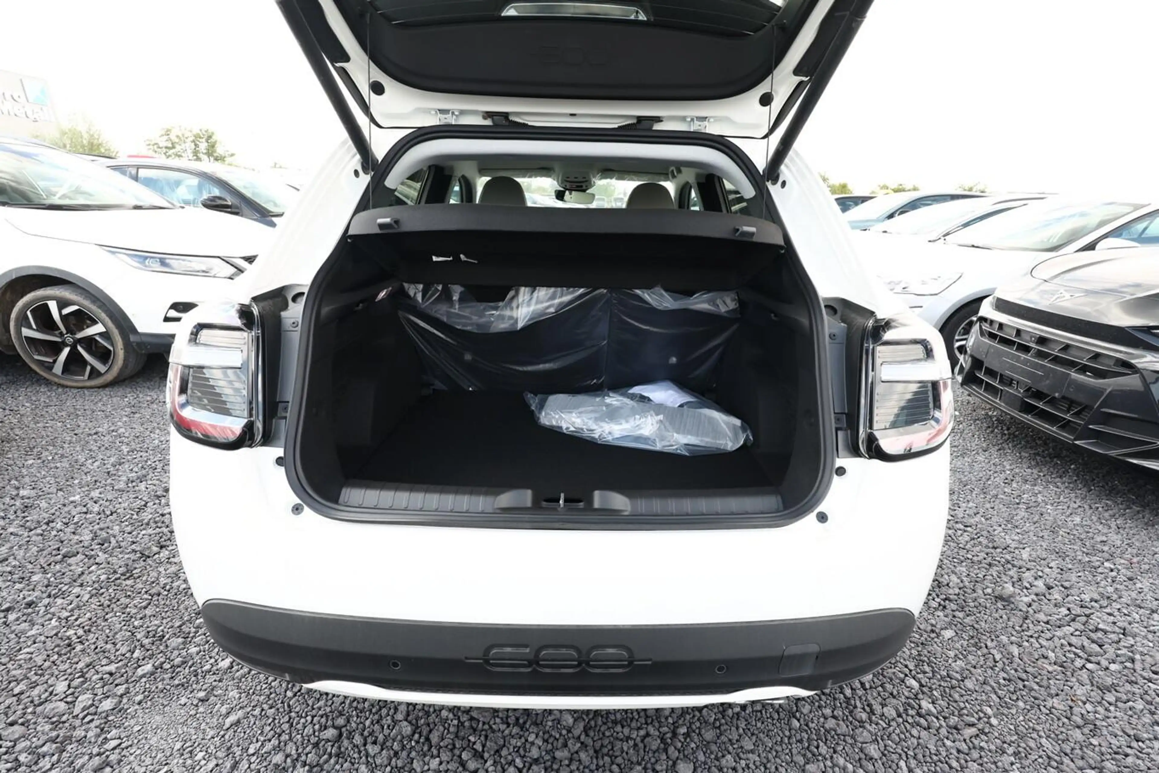 Fiat 600 Hybrid La Prima SHZ eHK ACC Nav Kam 360°PDC 74 ... — photo 11