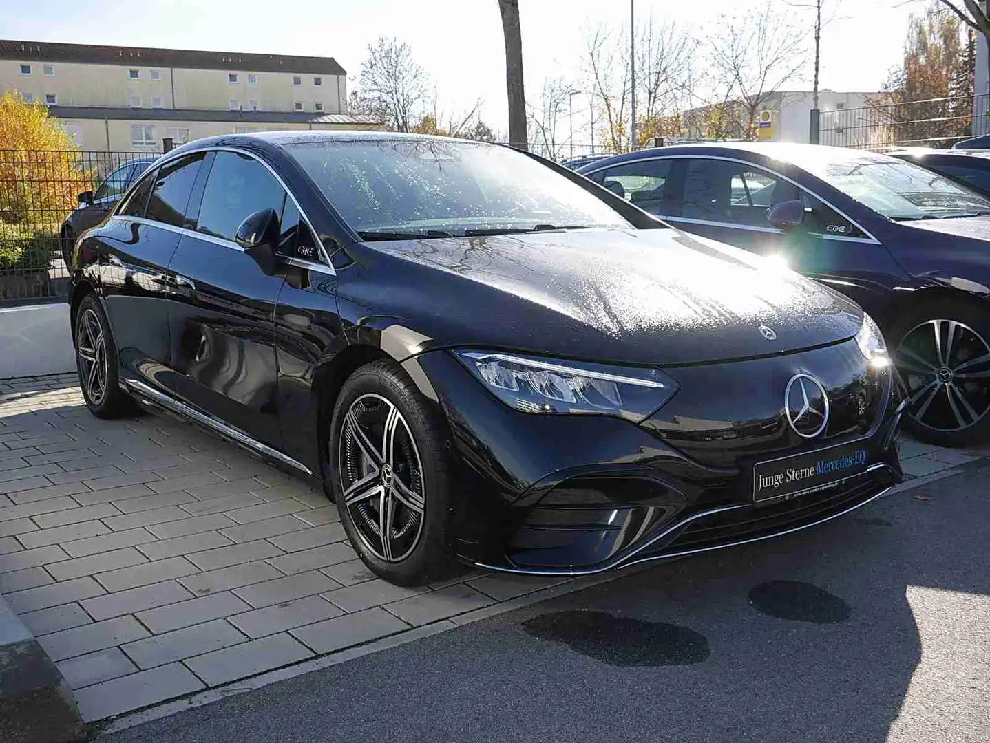 Mercedes-Benz EQE 300 AMG+PANO+DIST+MEMORY+KEYLESS+LED+KAMERA+ Noir - 2