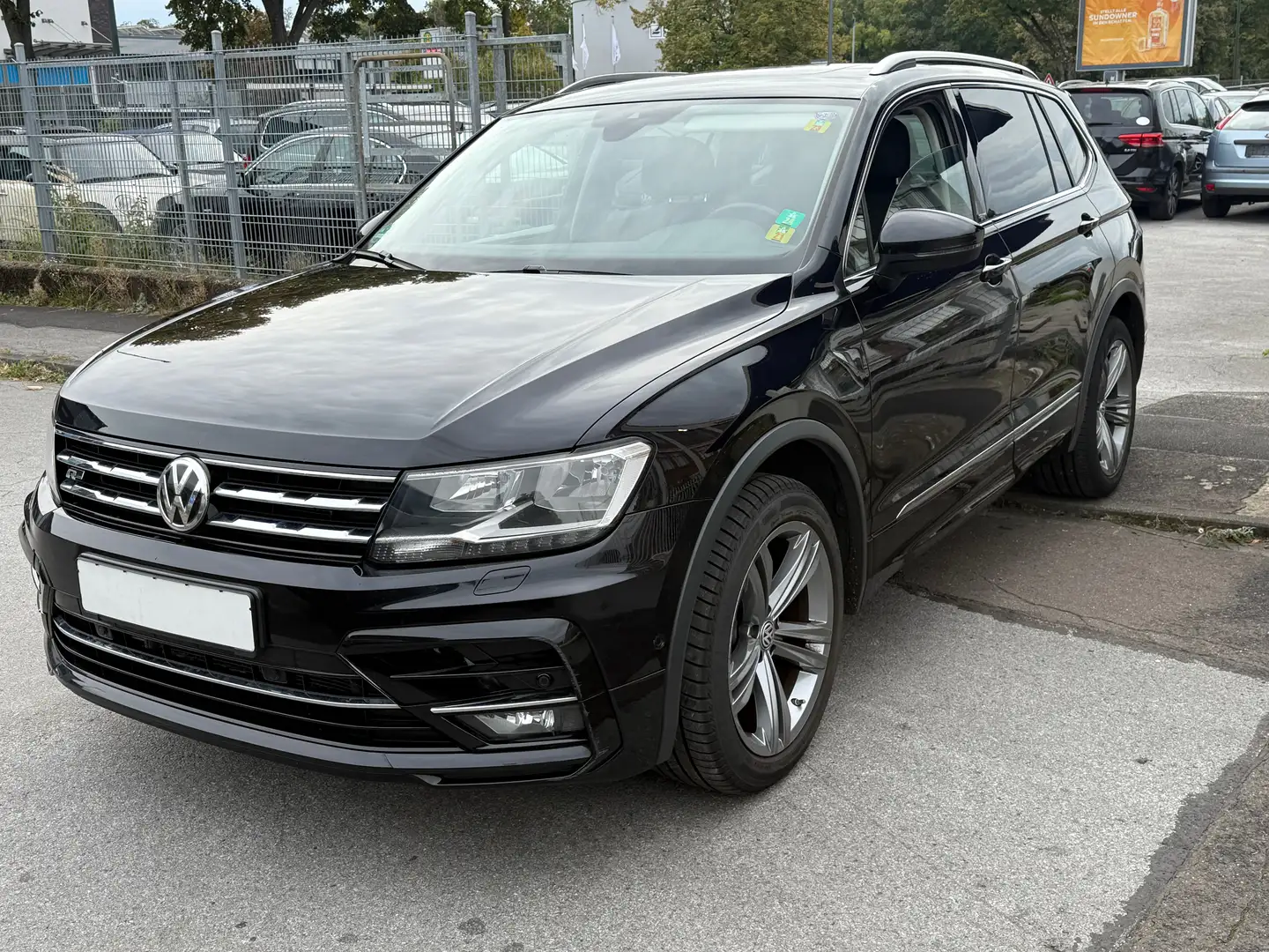 Volkswagen Tiguan Allspace IQ.DRIVE 4Motion*7-SITZER*DSG*SCHECKHEFT*1.HAND Schwarz - 2