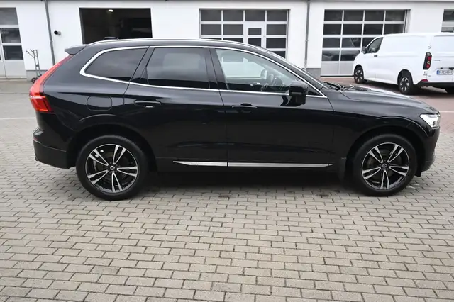 Volvo XC60 view 5