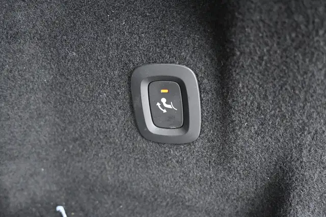 Volvo XC60 view 8