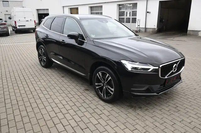 Volvo XC60 view 4