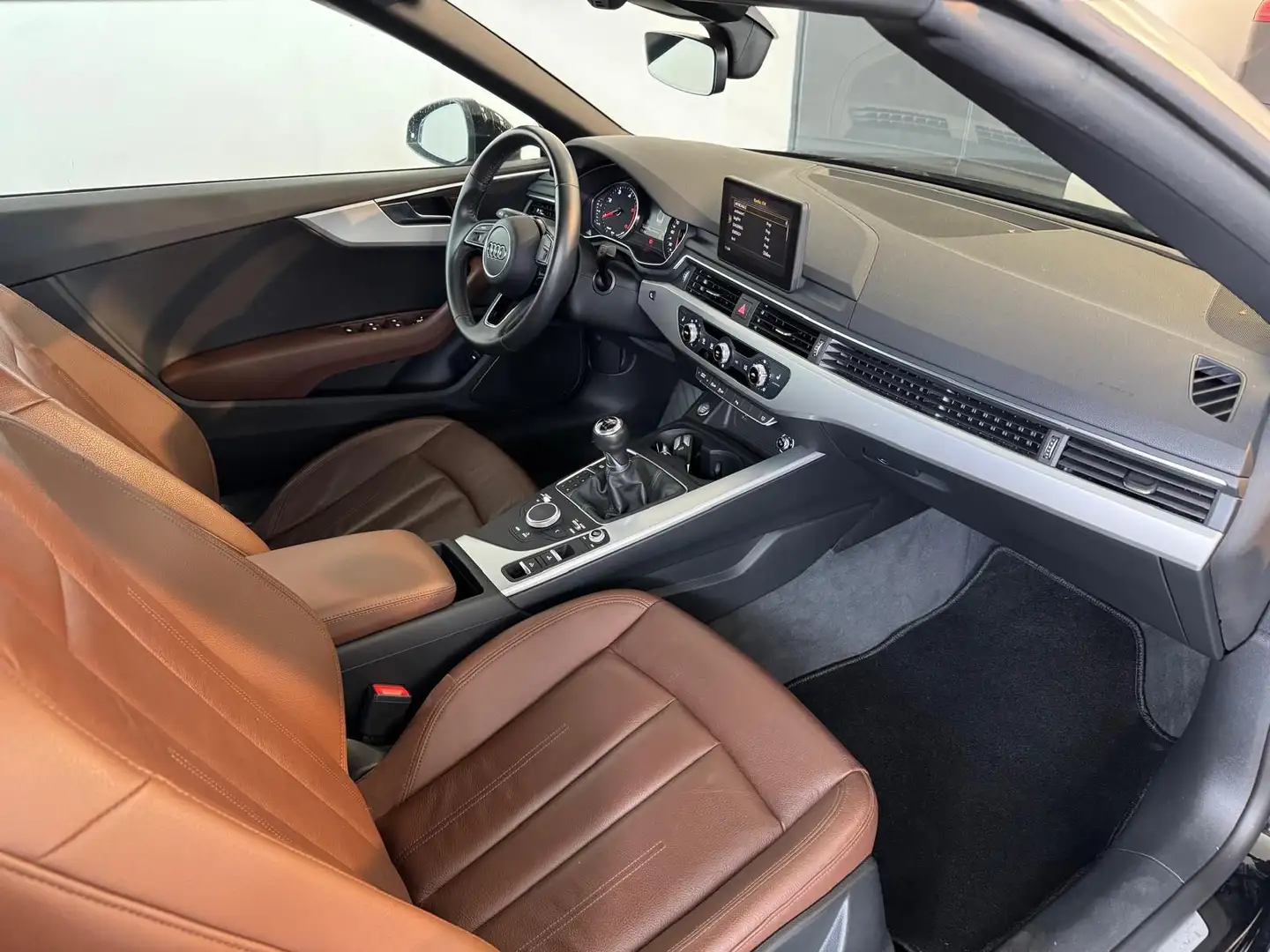Audi A5 CABRIO*LEDER*PDC*BT TEL*NAVI V*ALLE KD *1.HD* Negro - 2