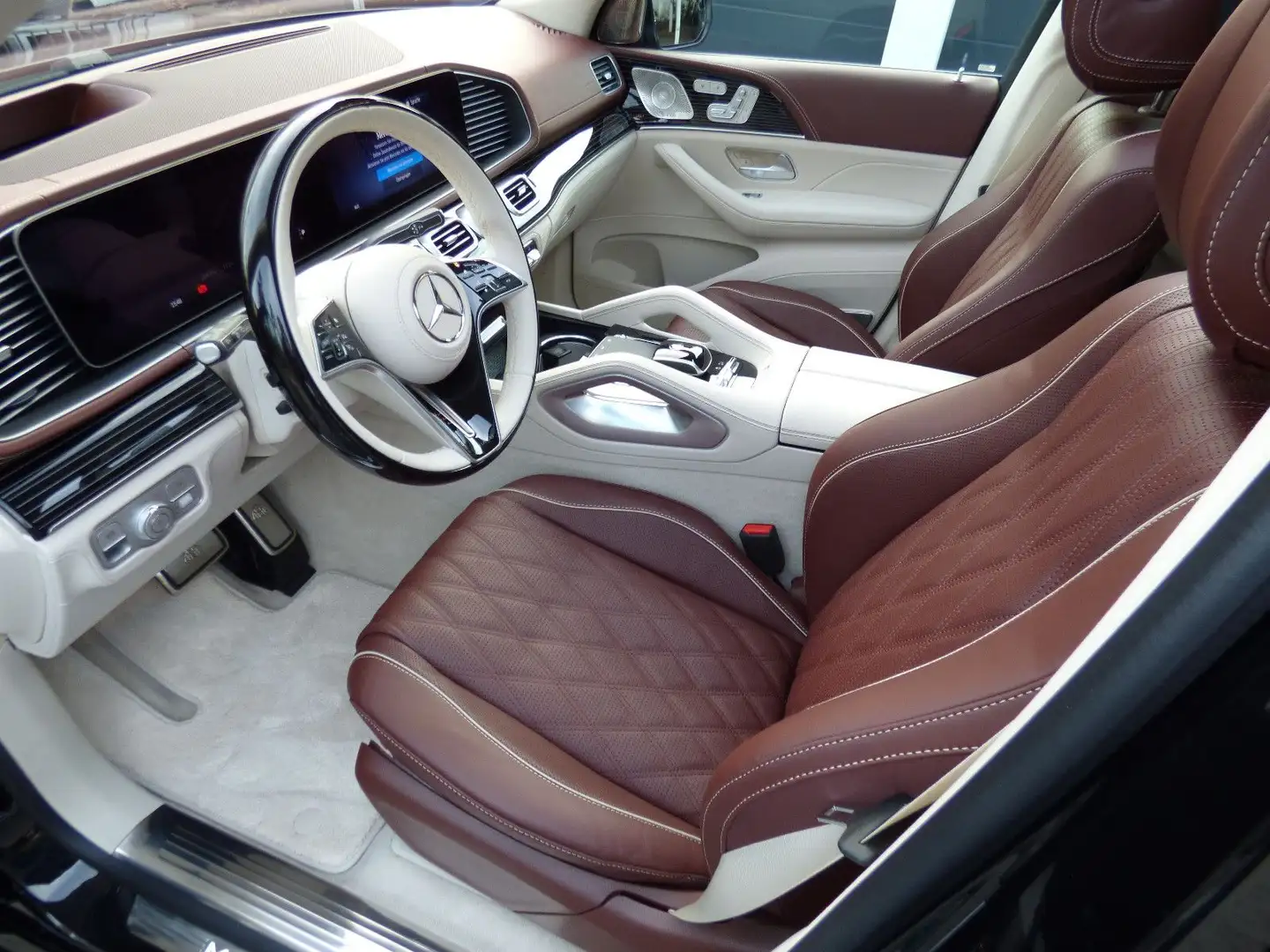 Mercedes-Benz GLS 600 Maybach 4M*FirstClass*23Zoll*AHK*E-Body* Schwarz - 2