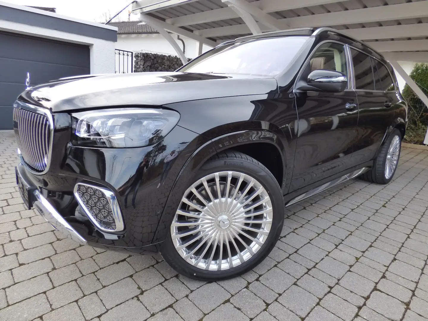 Mercedes-Benz GLS 600 Maybach 4M*FirstClass*23Zoll*AHK*E-Body* Schwarz - 1