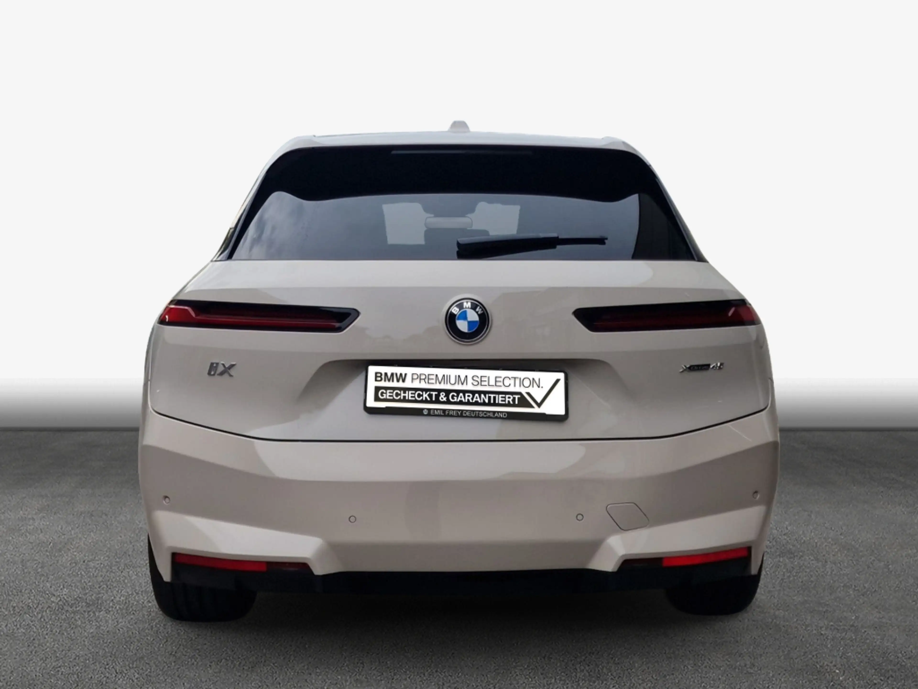 BMW iX xDrive45 AHK LED H&K NAV — photo 7