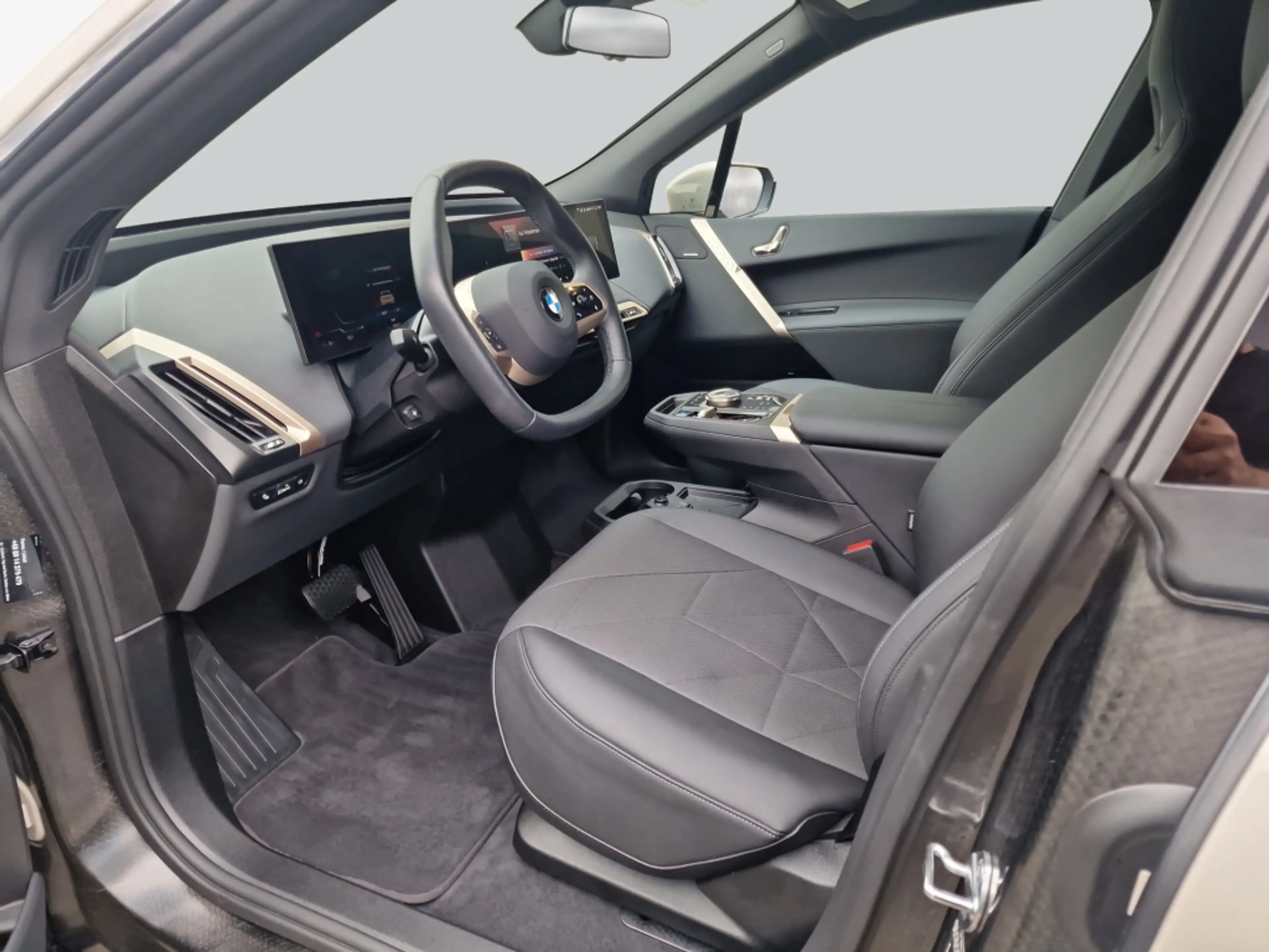 BMW iX xDrive45 AHK LED H&K NAV — photo 11