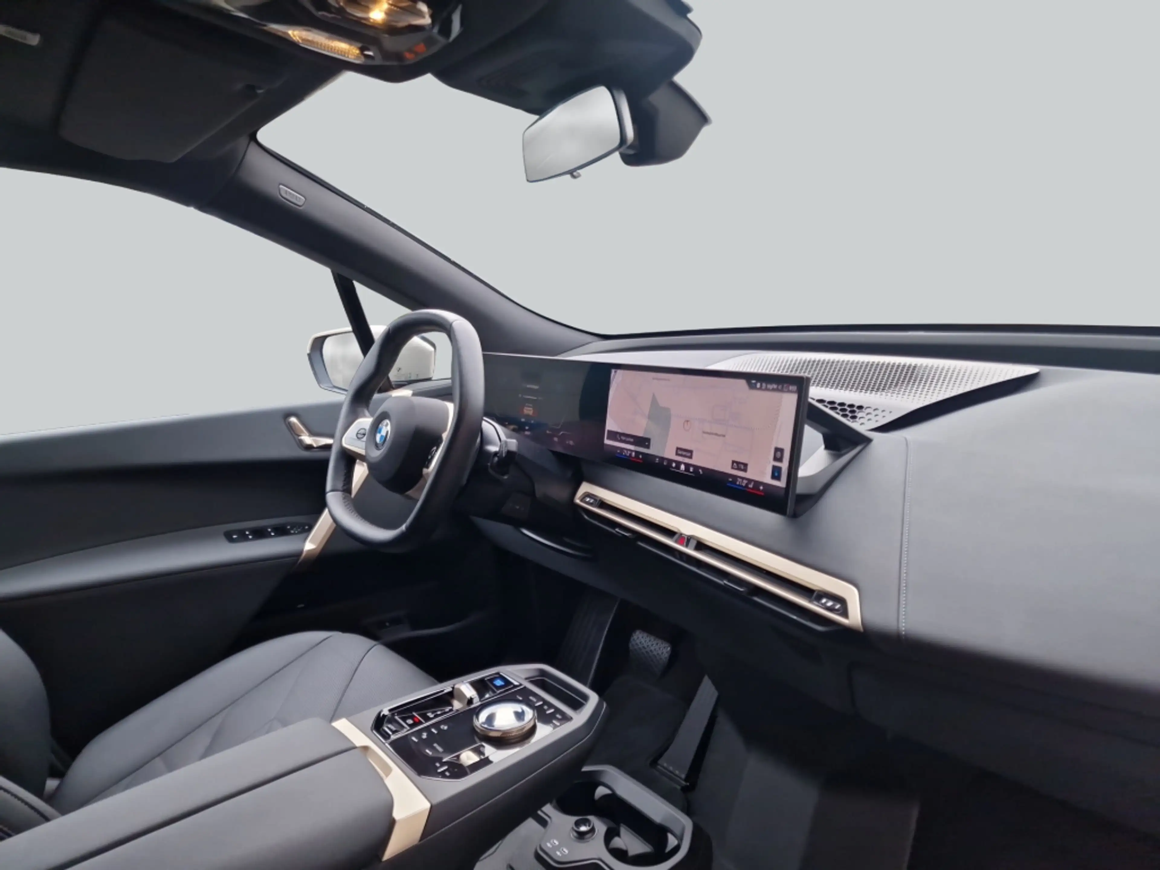 BMW iX xDrive45 AHK LED H&K NAV — photo 17