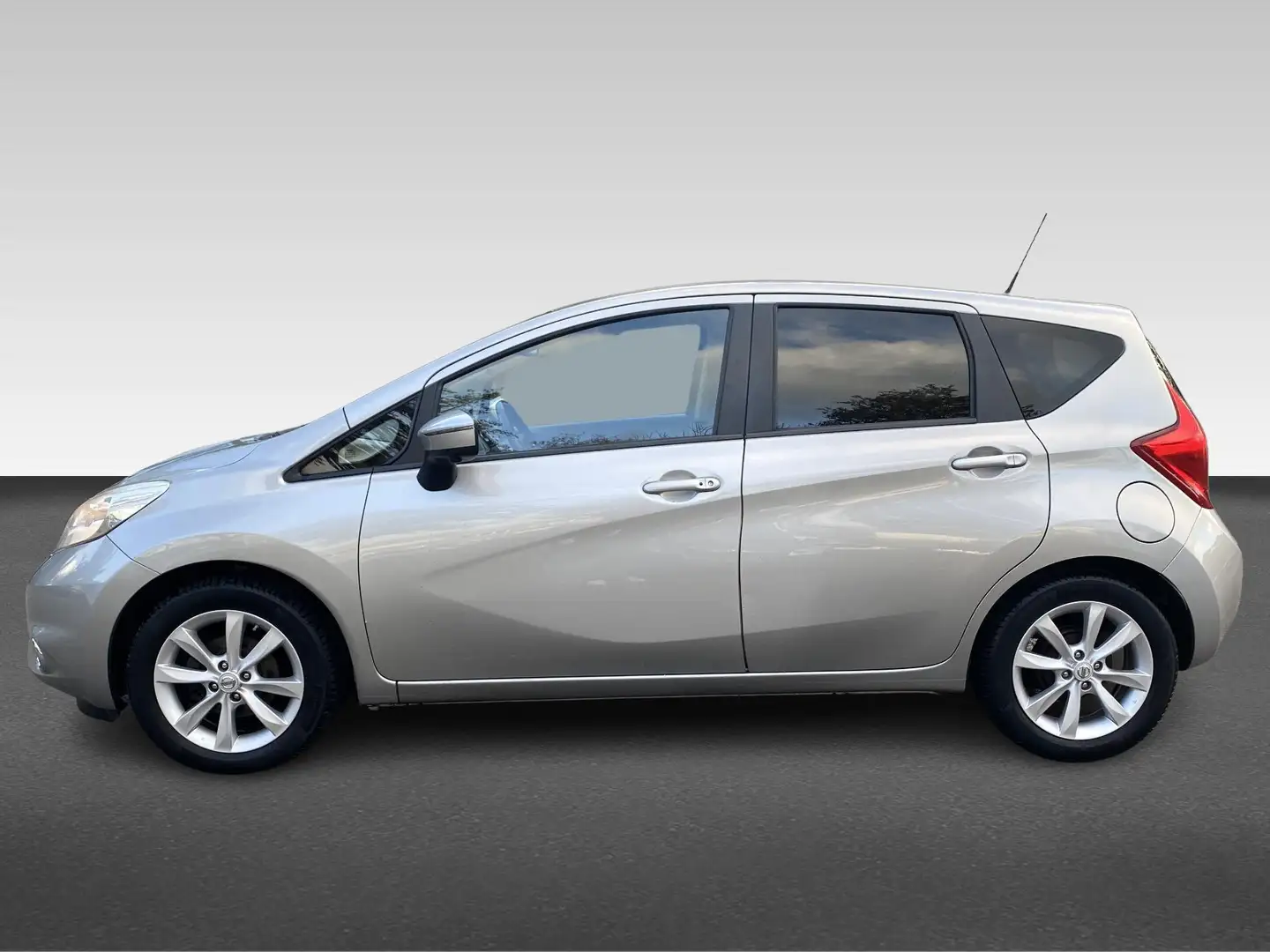 Nissan Note 1.2 DIG-S Tekna | Automaat | Zuinig in gebruik! Grijs - 2