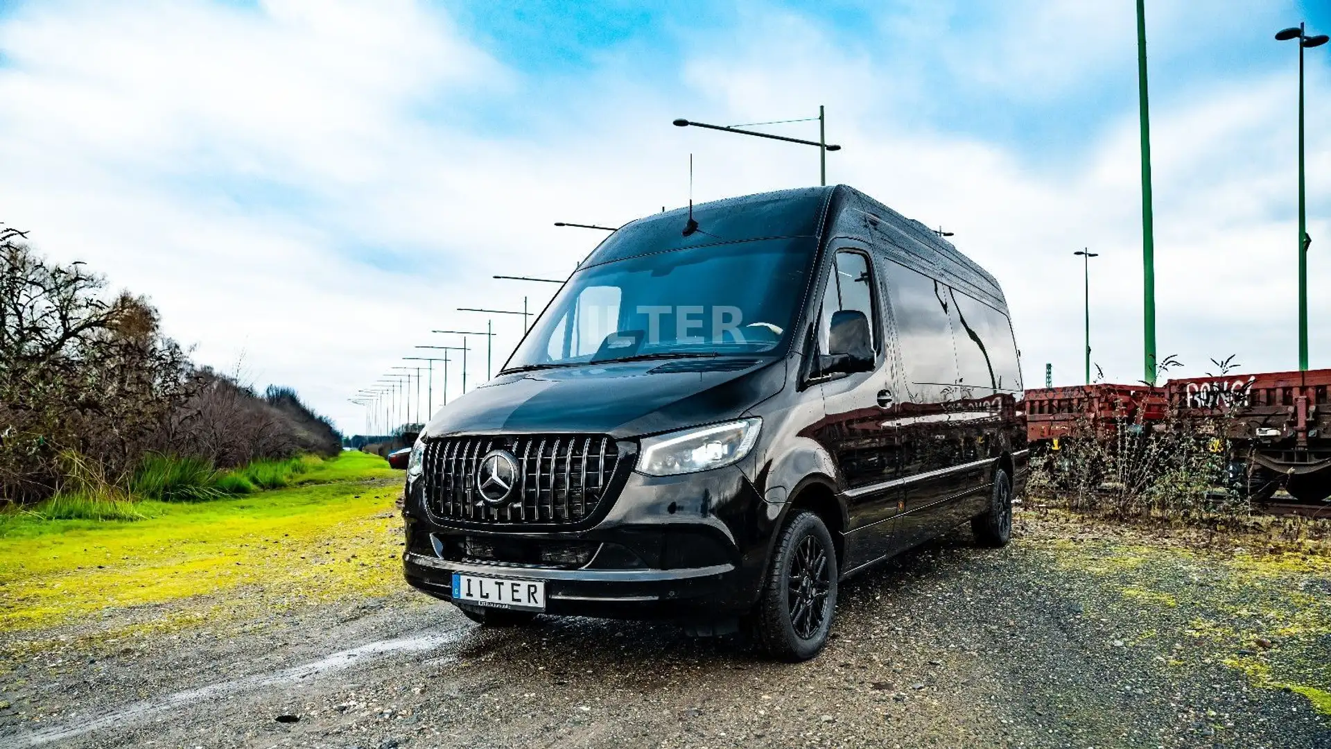 Mercedes-Benz Sprinter 317 VIP Tourismus 8+1 Business Van LED Noir - 1