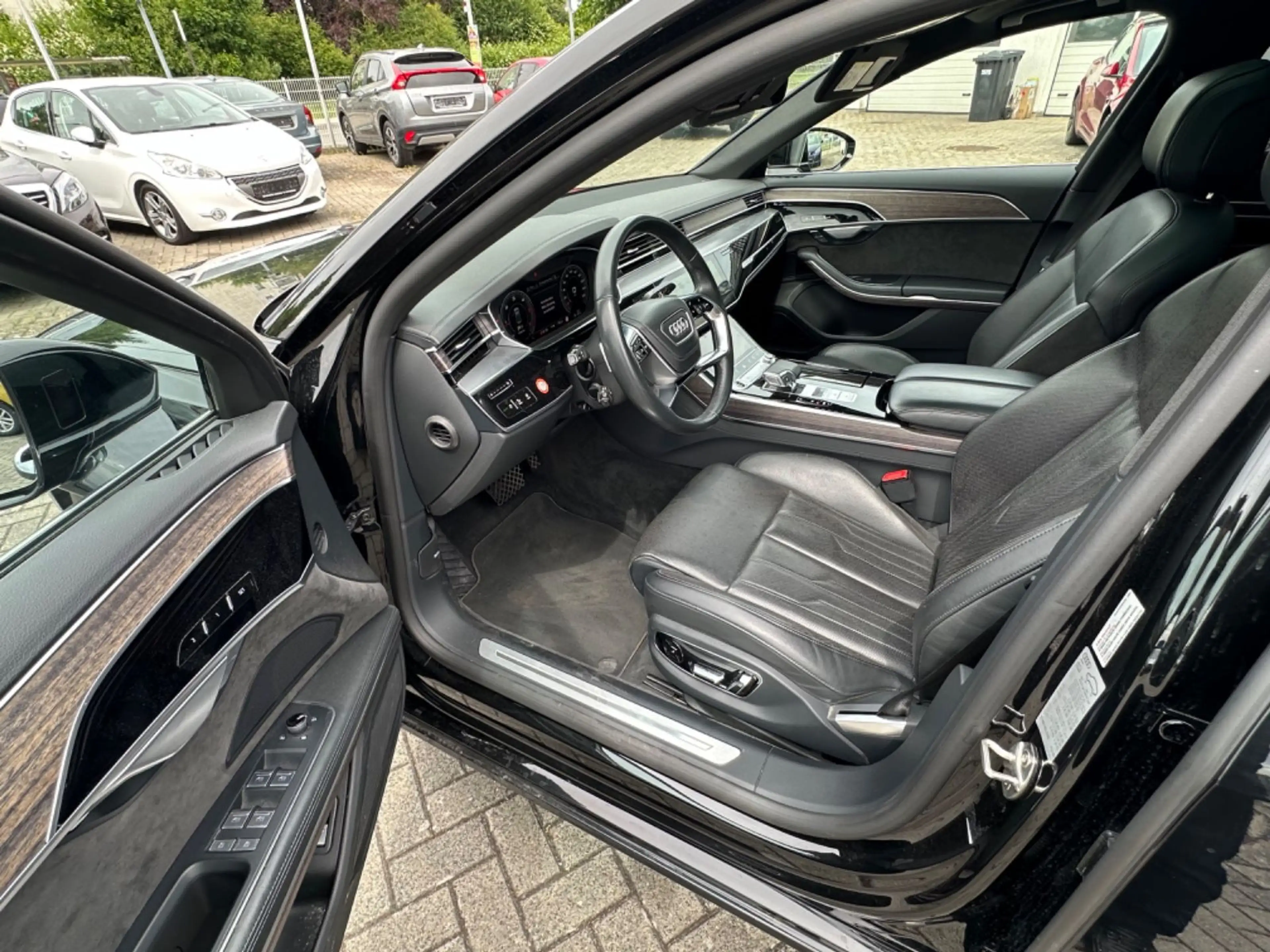 Audi A8 50 LANG Quattro VOLL MATRIX ACC PANO LEDER — photo 12