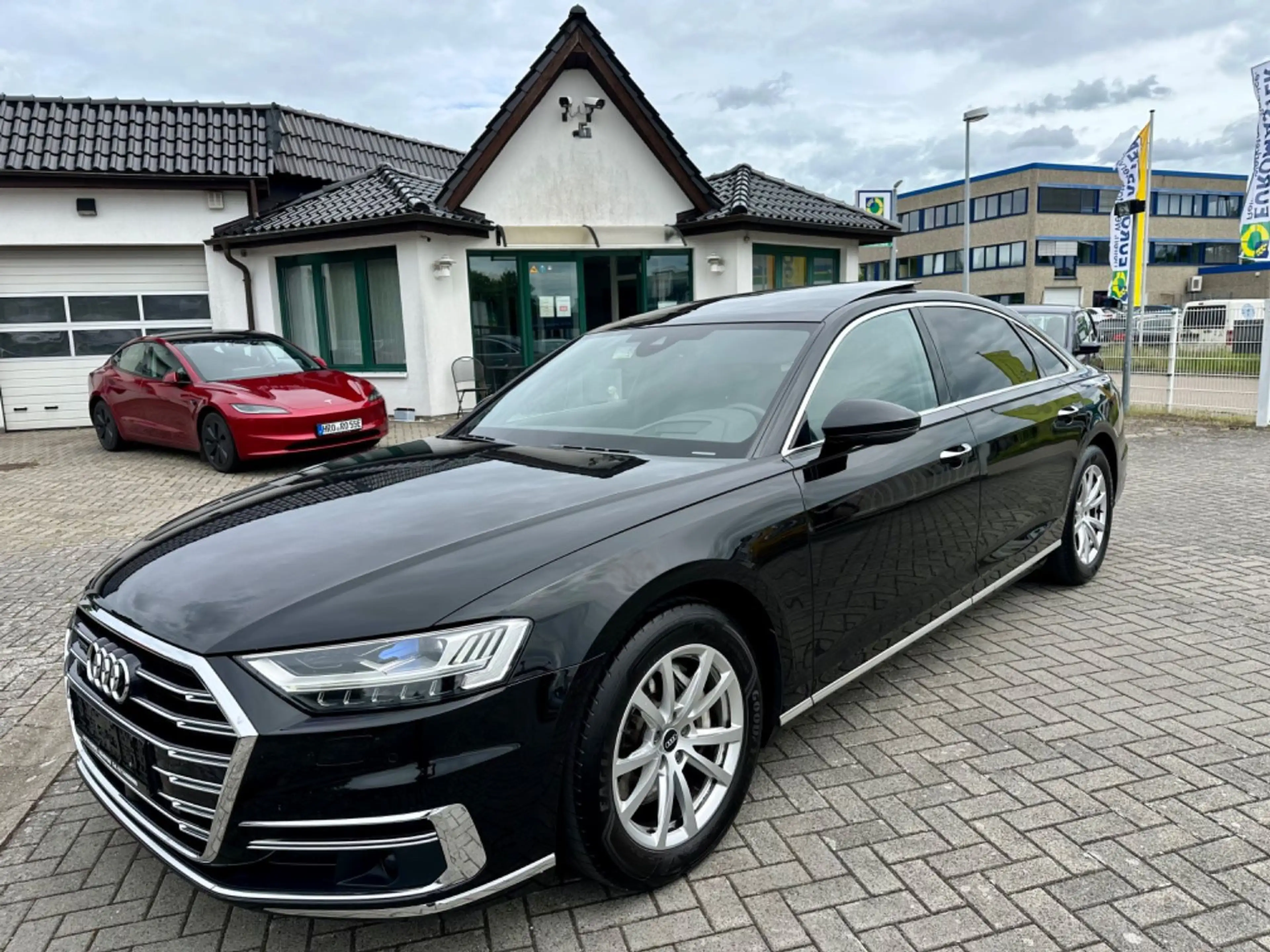 Audi A8 50 LANG Quattro VOLL MATRIX ACC PANO LEDER