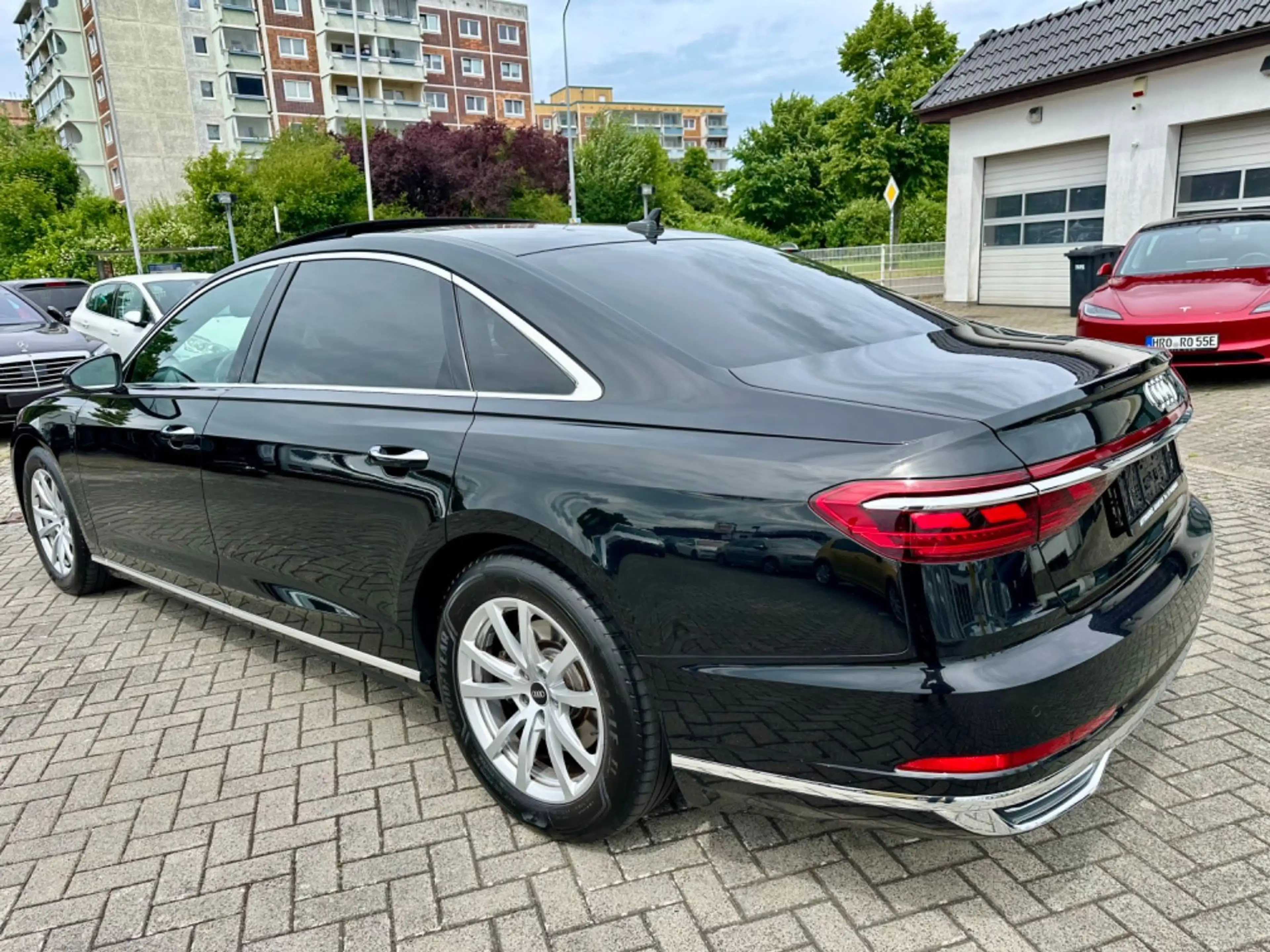 Audi A8 50 LANG Quattro VOLL MATRIX ACC PANO LEDER — photo 3