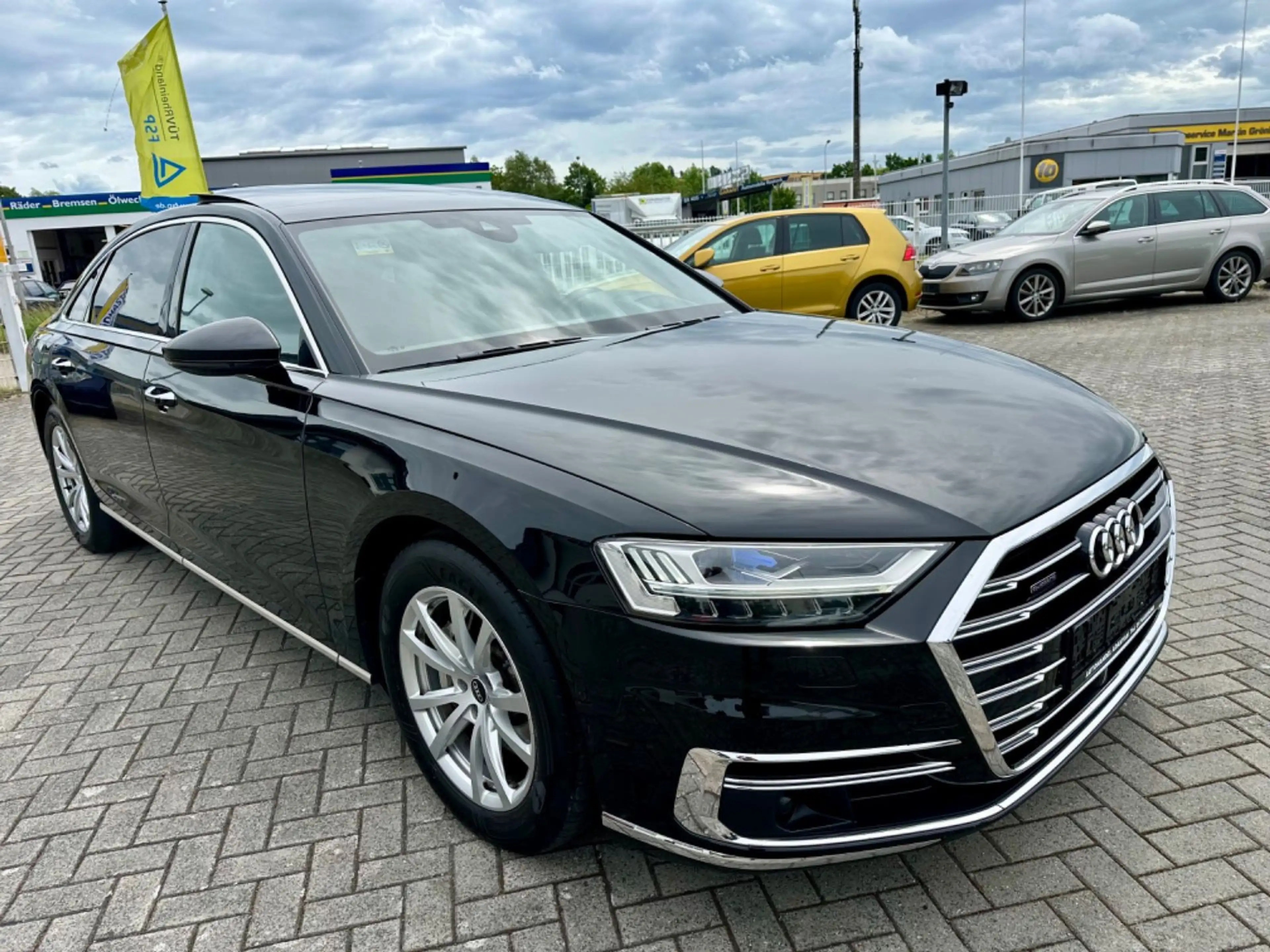 Audi A8 50 LANG Quattro VOLL MATRIX ACC PANO LEDER — photo 2