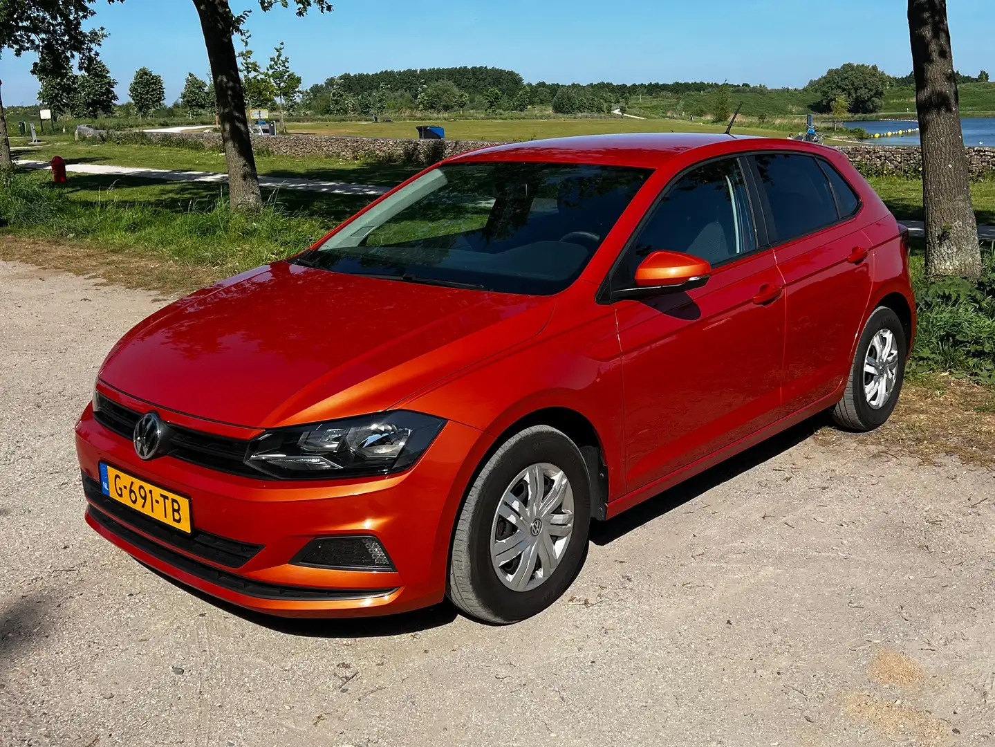 Volkswagen Polo Polo 1.0 MPI Comfortline Orange - 1