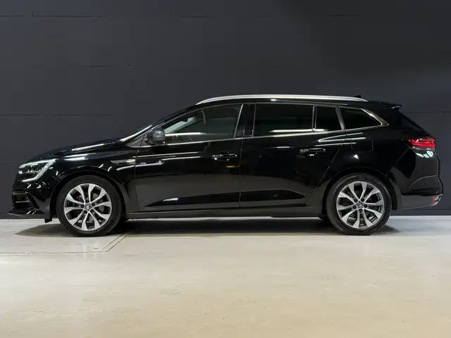 Renault Megane E-Tech view 3