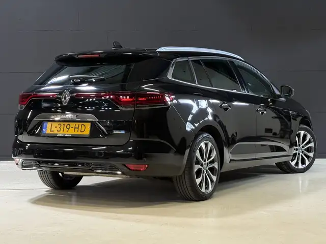 Renault Megane E-Tech view 14