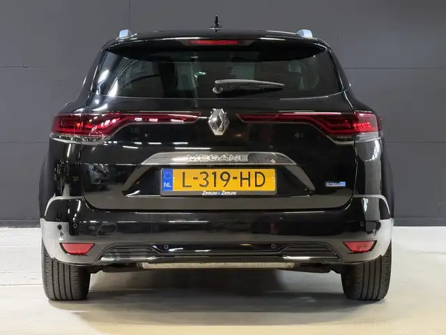 Renault Megane E-Tech view 13