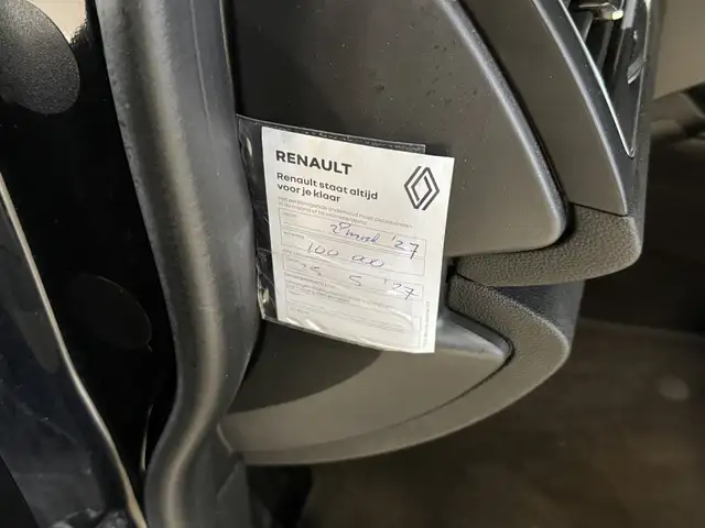 Renault Megane E-Tech view 7