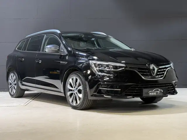 Renault Megane E-Tech view 5