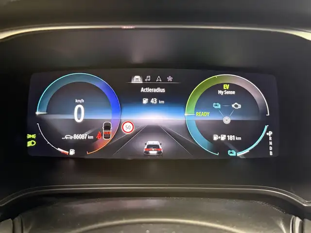 Renault Megane E-Tech view 20