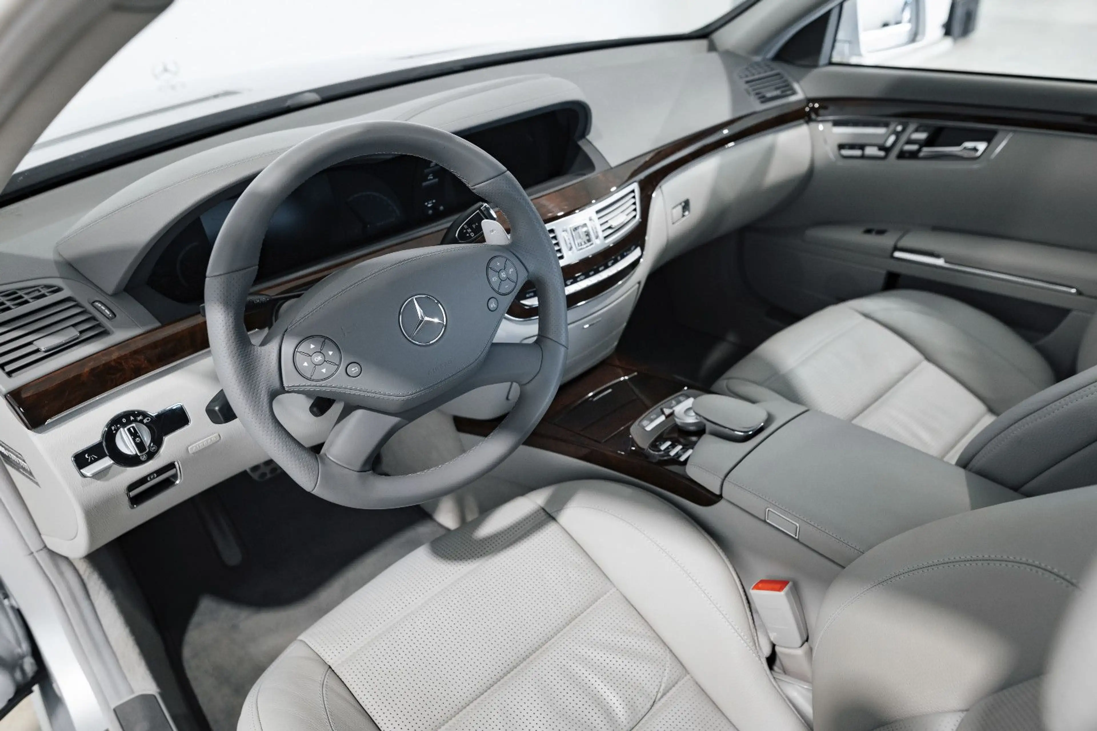 Mercedes-Benz S 63 AMG — photo 9