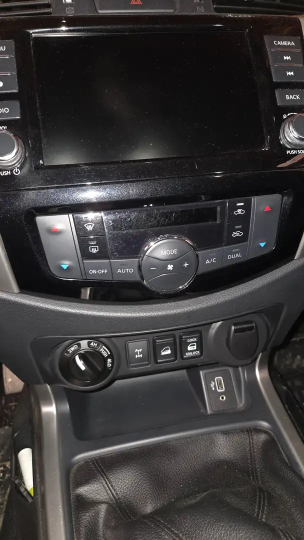 Nissan Navara Navara 2020 2.3 dci d.cab N-Guard 4wd 190cv my19 Grigio - 2