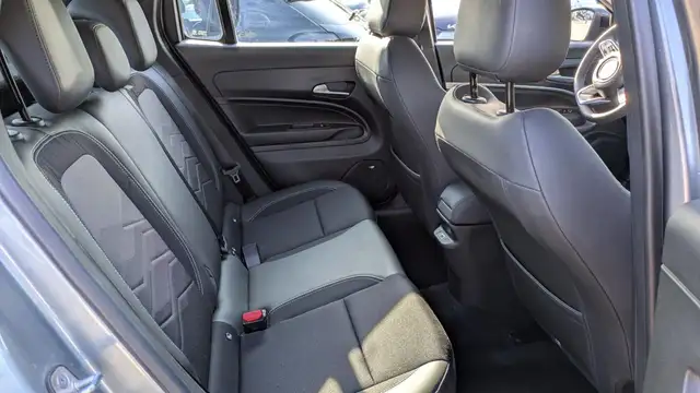 Jeep Avenger view 12
