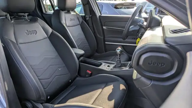 Jeep Avenger view 11