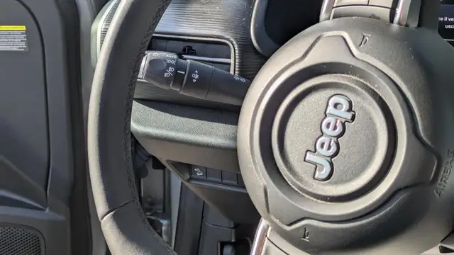 Jeep Avenger view 8