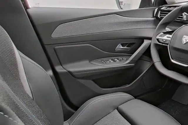 Peugeot 308 view 13