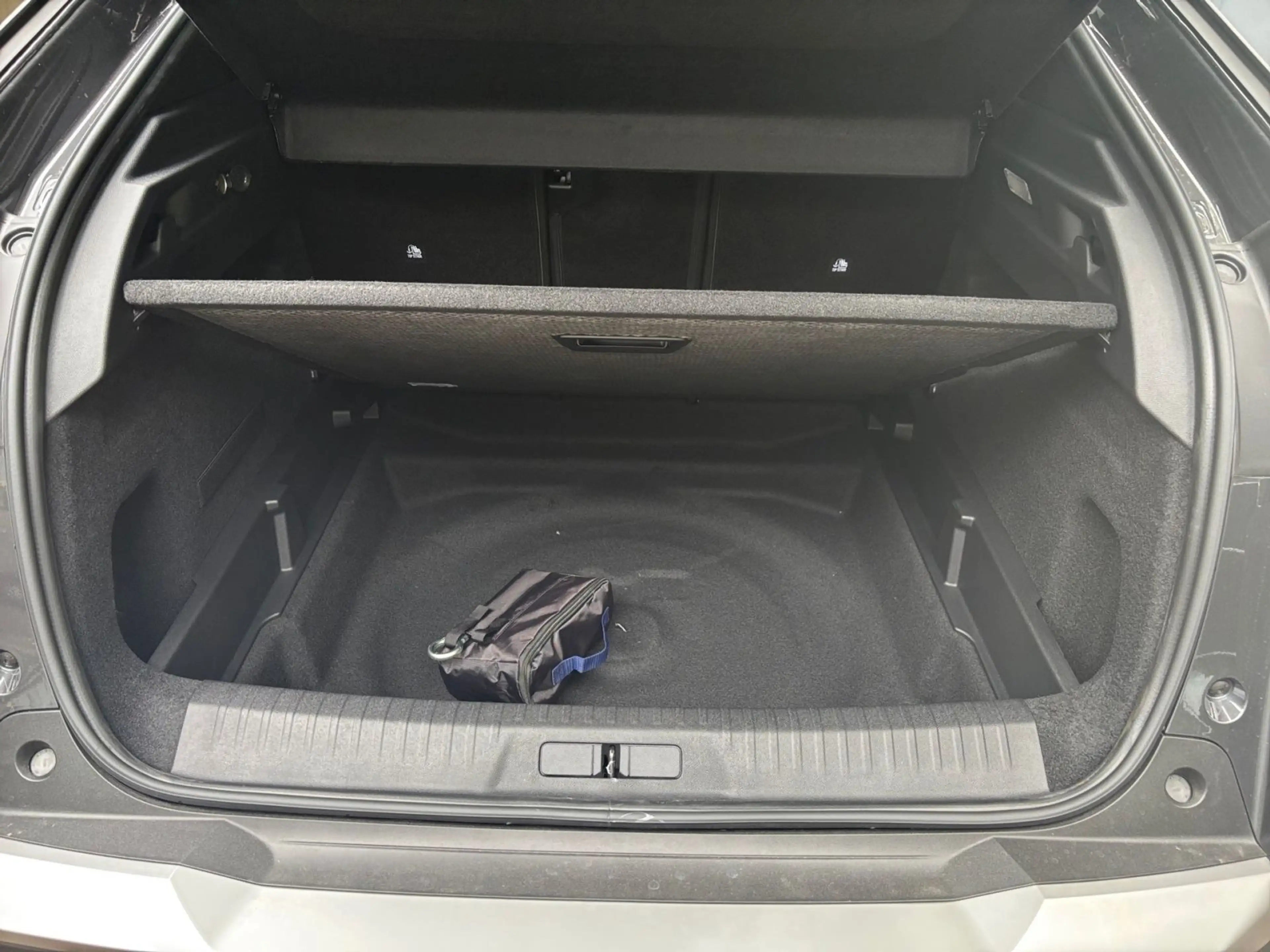 Peugeot 3008 Allure Plug-In Hybrid 195 e-DSC7 *Kamera*SH — photo 13