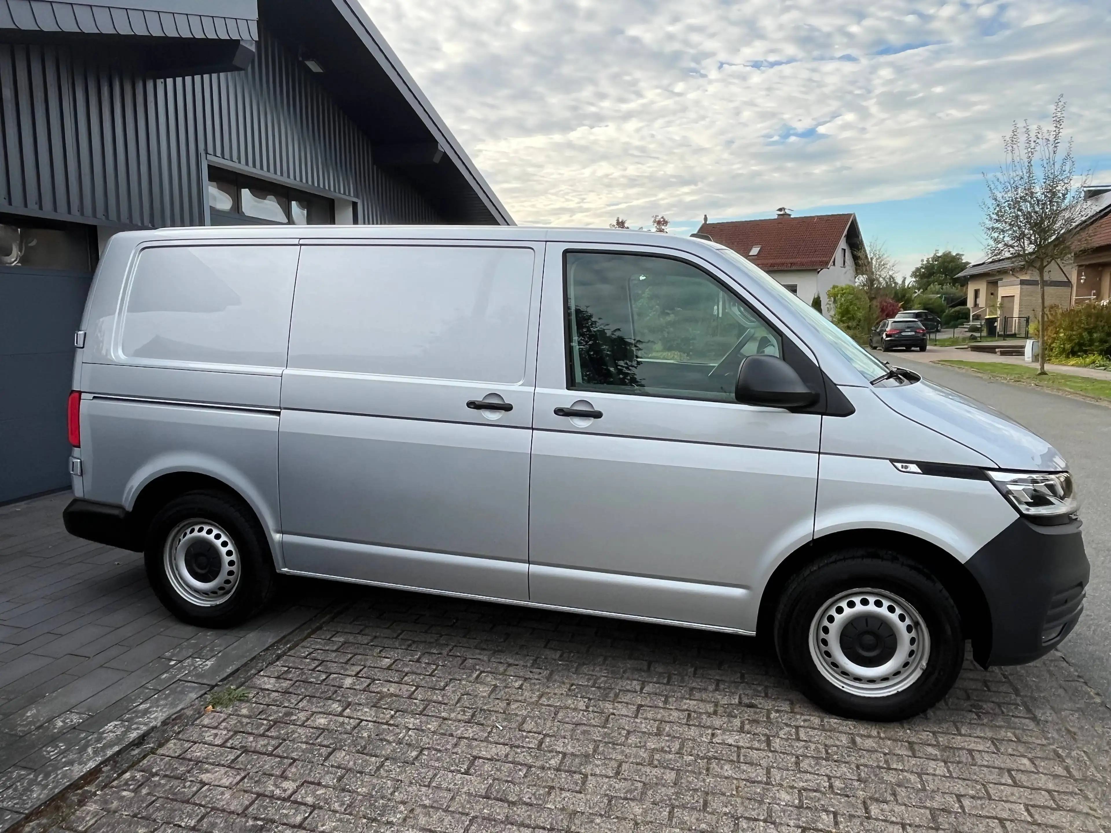 Volkswagen T6.1 Transporter 150Ps DSG Klima LED Navi SH VW-Scheckheft 113Tkm MwSt — photo 6