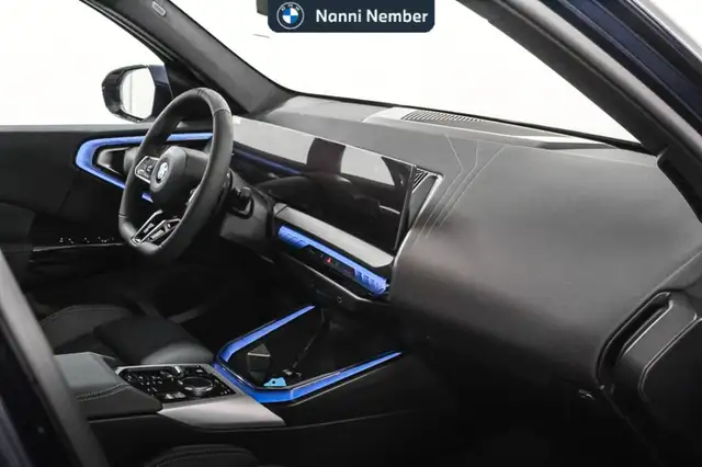 BMW X3 view 8
