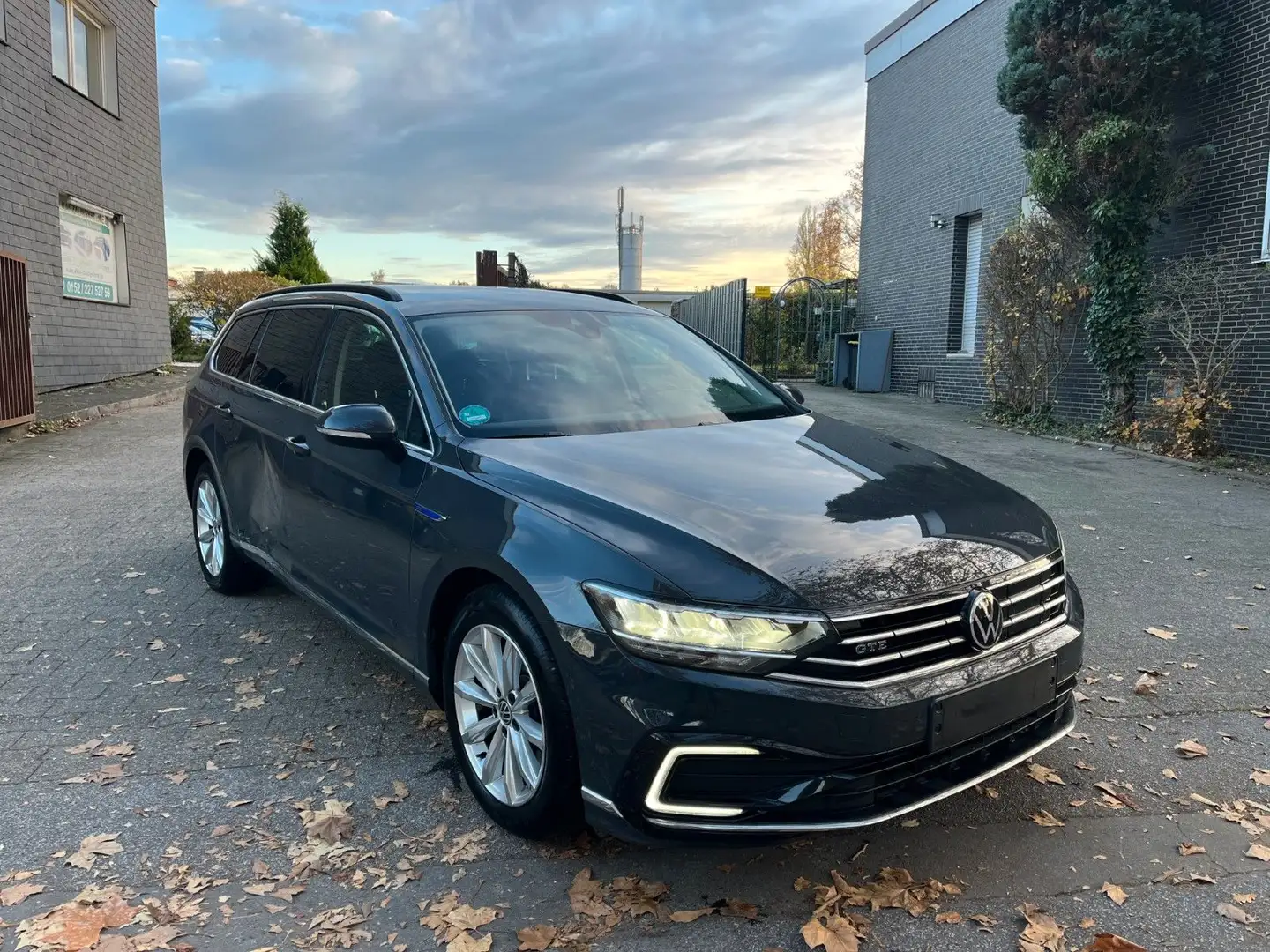 Volkswagen Passat Variant GTE 1.4 TSI VIRT COCK DSG MATRIX Grau - 1