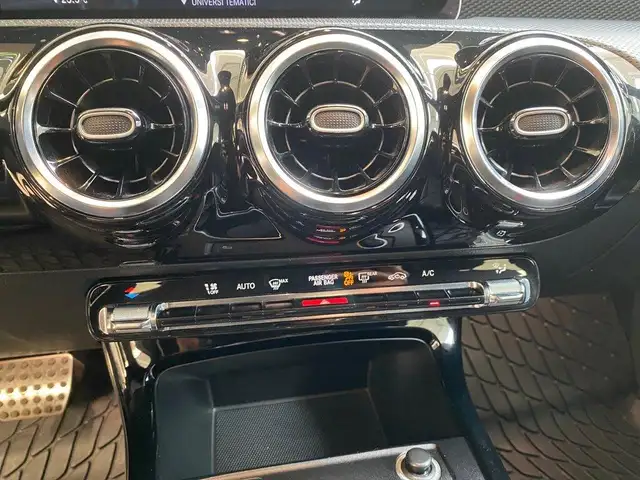 Mercedes-Benz A view 11