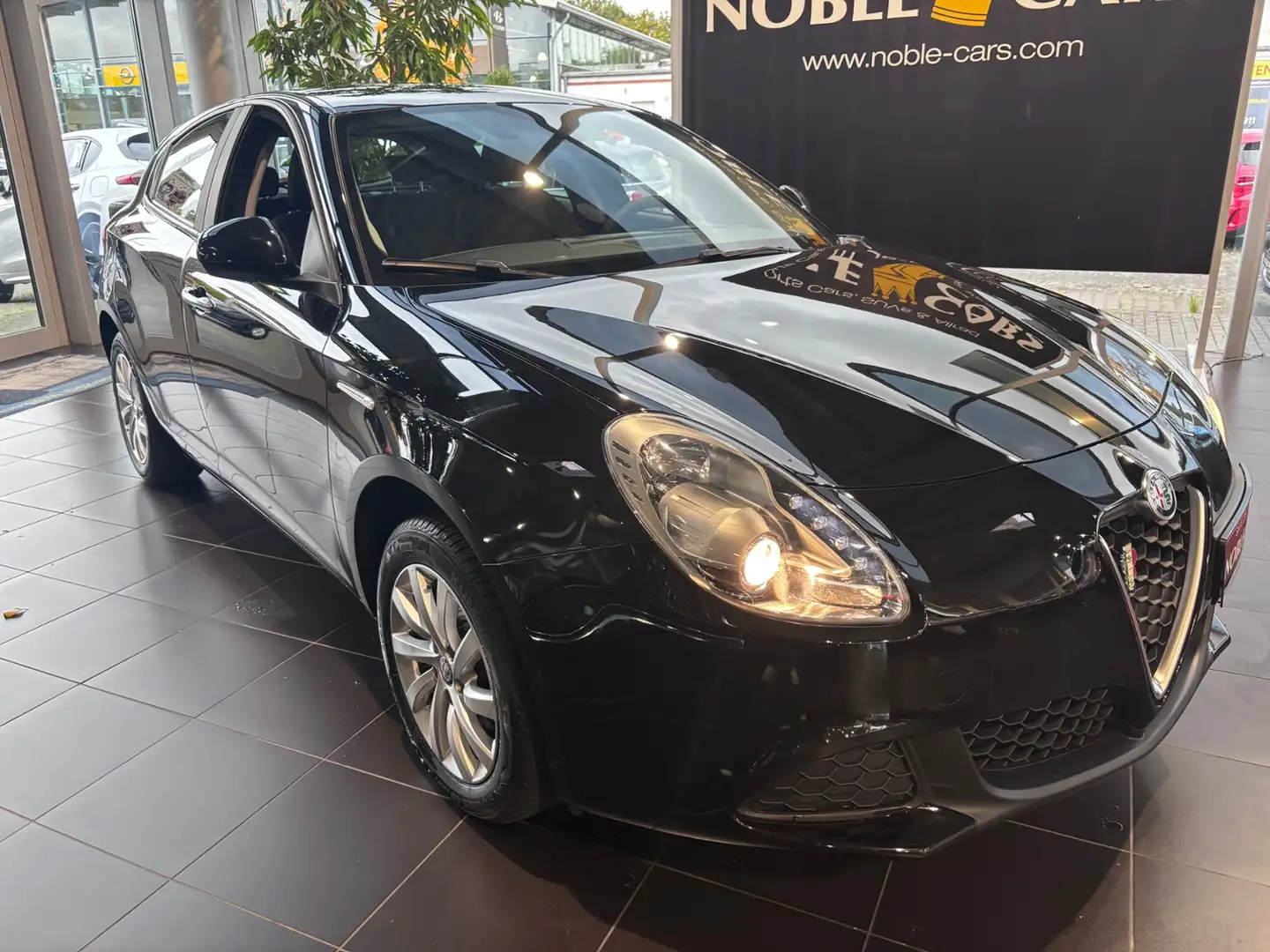 Alfa Romeo Giulietta Basis KLIMA NAVI Schwarz - 1