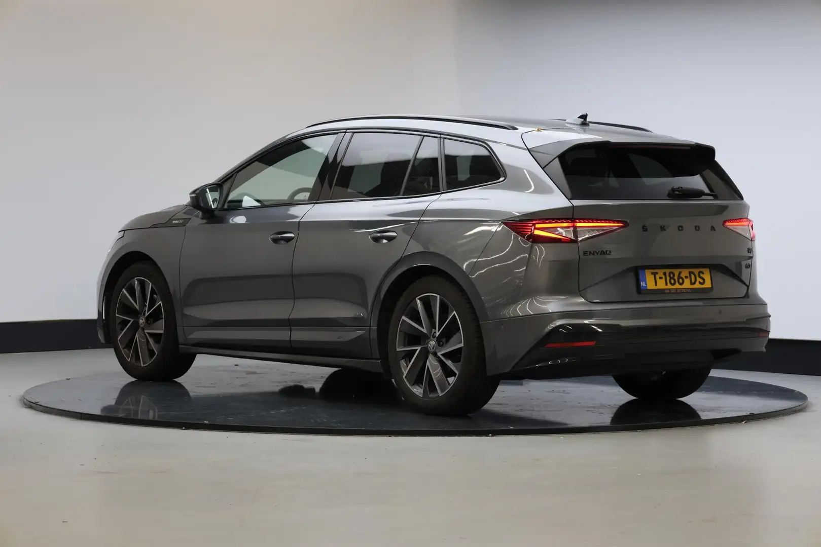Skoda Enyaq iV 60 Sportline | PANO | Warmtepomp | Gris - 2