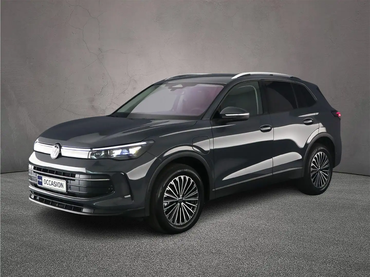 Volkswagen Tiguan Life Edition 1.5 TSI eHybrid 204pk DSG Automaat Tr Grijs - 2