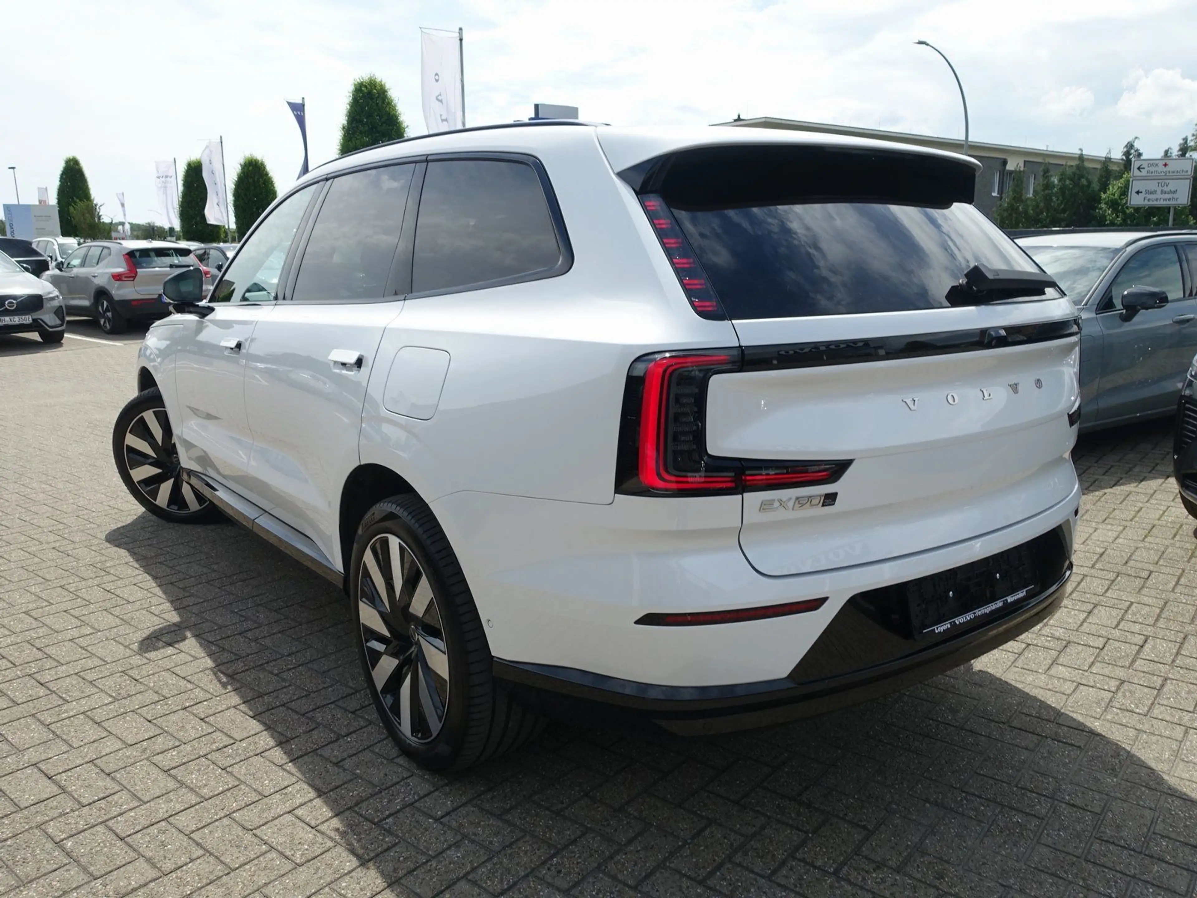 Volvo EX90 Executive Edition Twin Motor/Pano/360°/BOSE — photo 4