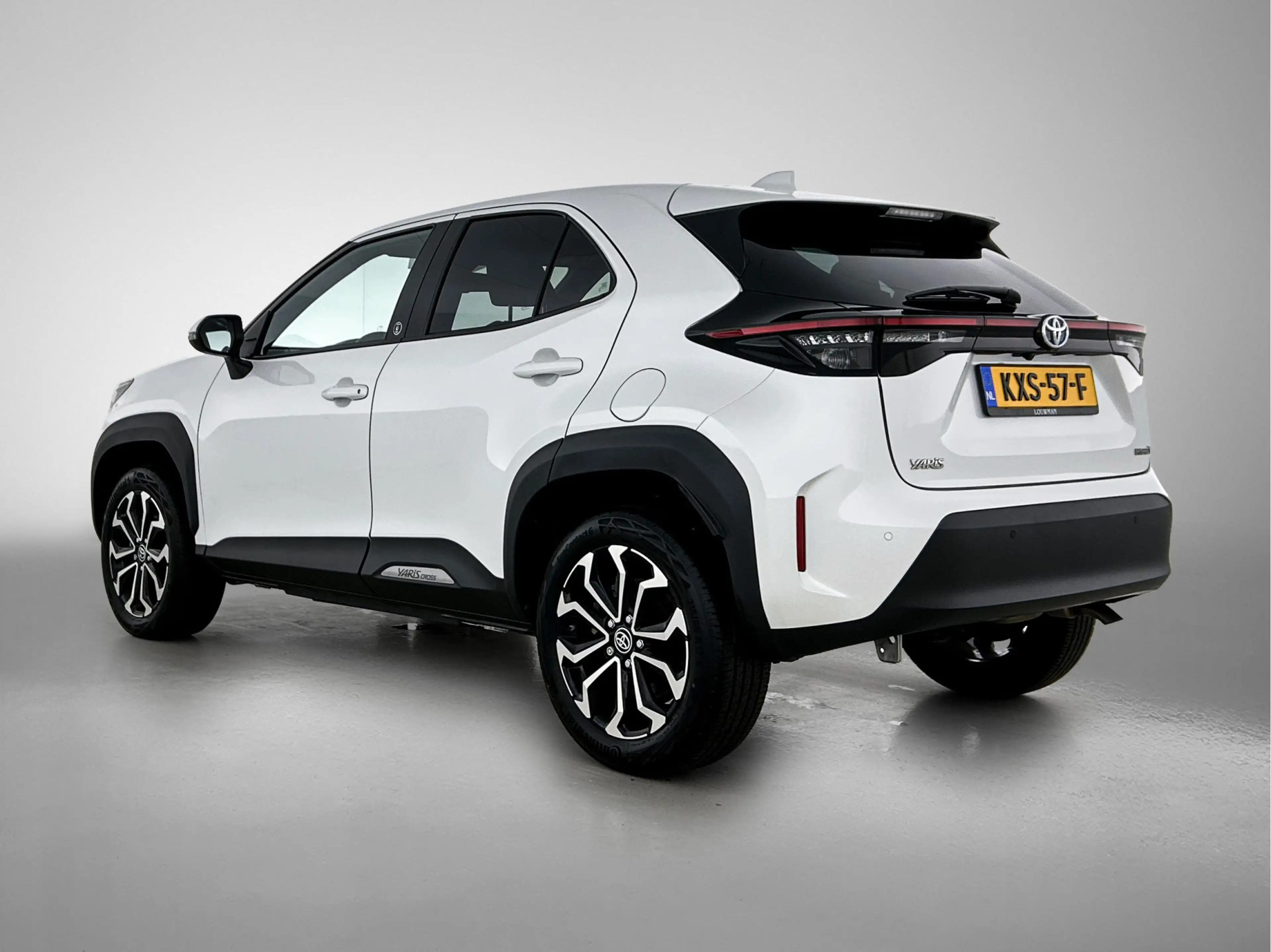 Toyota Yaris Cross 1.5 Hybrid Dynamic | Blindspot mirror | — photo 13