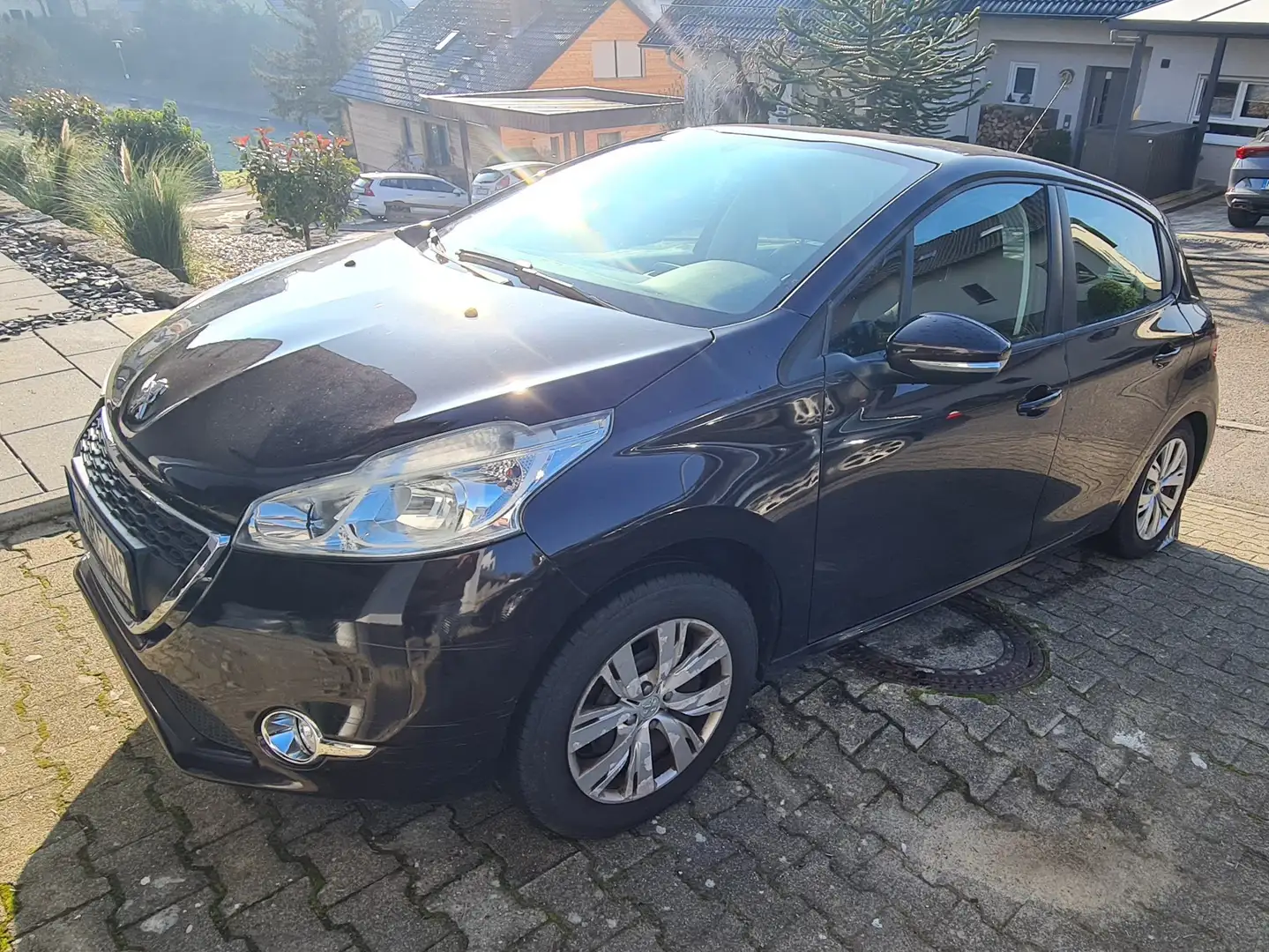 Peugeot 208 208  5-Türer 82 VTI Style Braun - 1