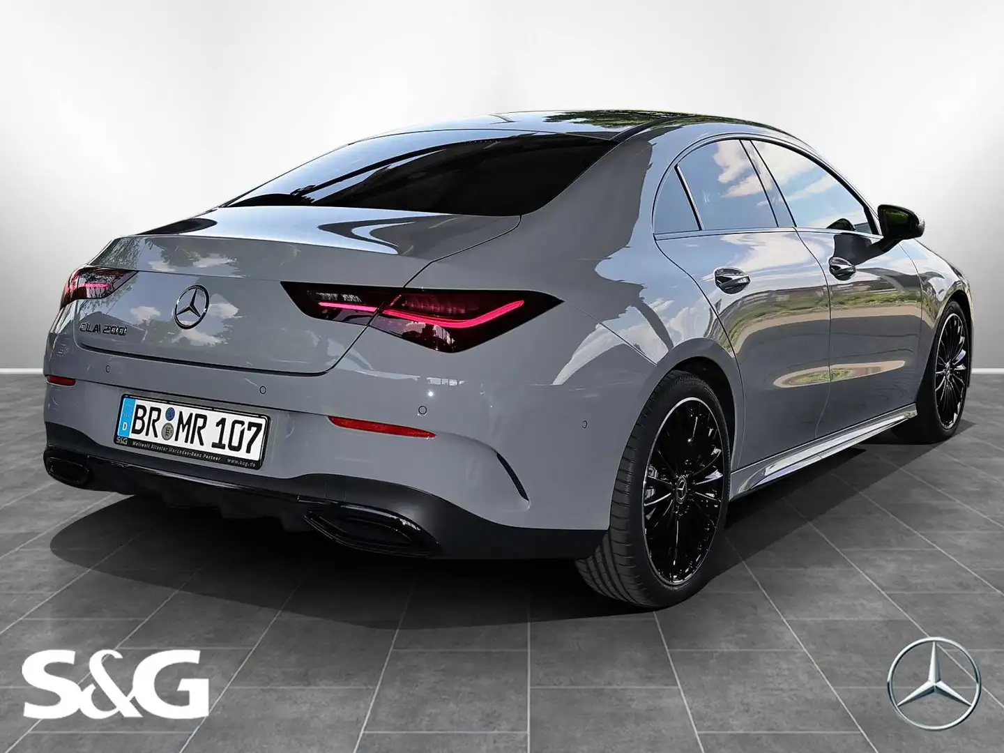 Mercedes-Benz CLA 200 Coupé AMG MBUX+RüKam+M-LED+Pano+Distron Grau - 2