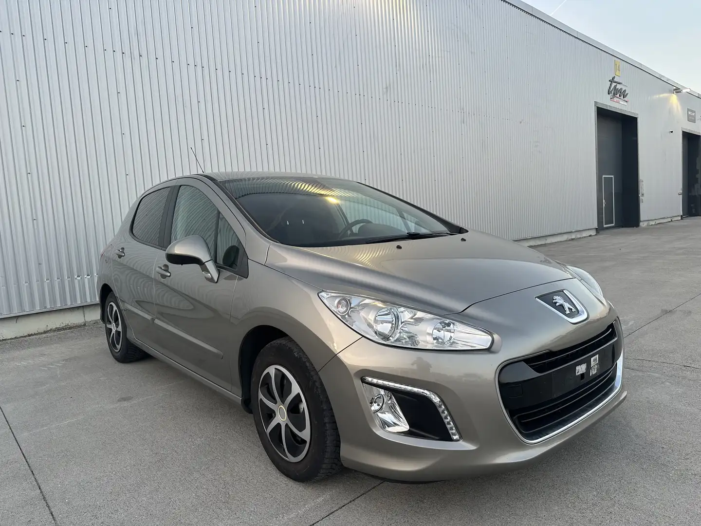 Peugeot 308 1.6 HDi Access Bruin - 1