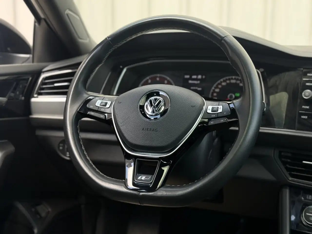 Volkswagen Jetta снимка Volkswagen Jetta